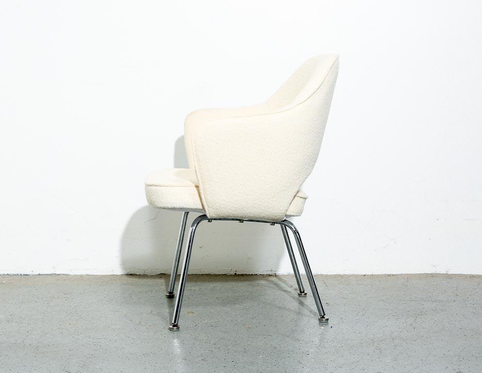 Saarinen Executive Side Chair in Ivory Boucle In Excellent Condition In Brooklyn, NY