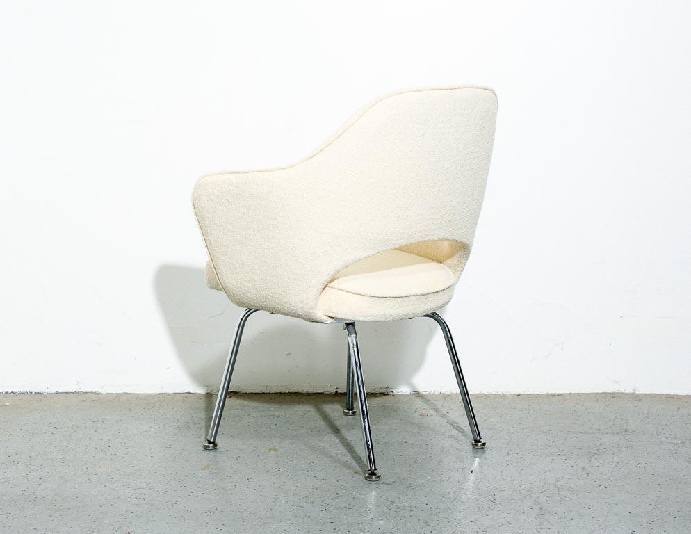 Mid-20th Century Saarinen Executive Side Chair in Ivory Boucle