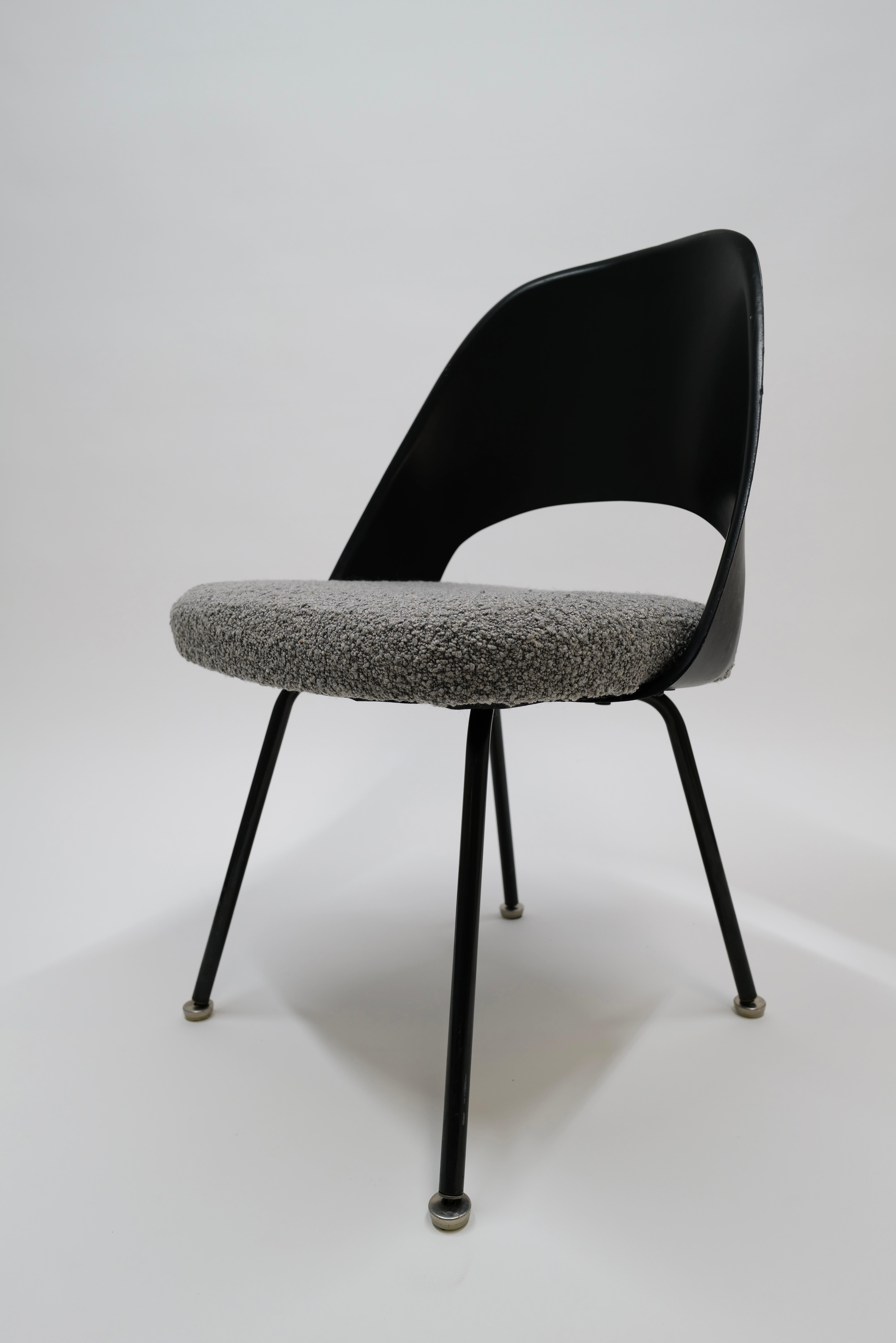Mid-Century Modern Chaise d'appoint Saarinen avec dossier en fibre de verre par Knoll en vente