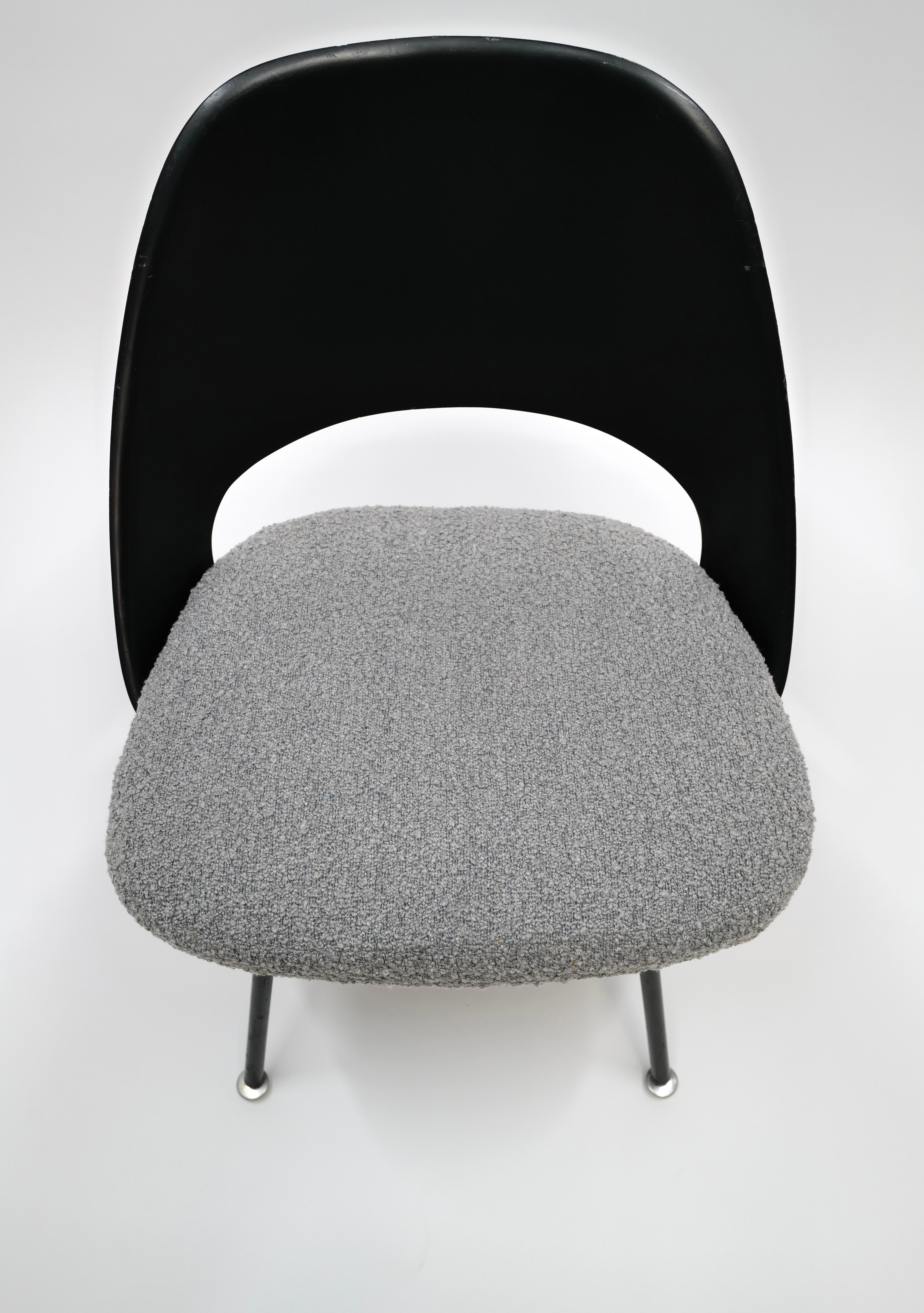 Métal Chaise d'appoint Saarinen avec dossier en fibre de verre par Knoll en vente