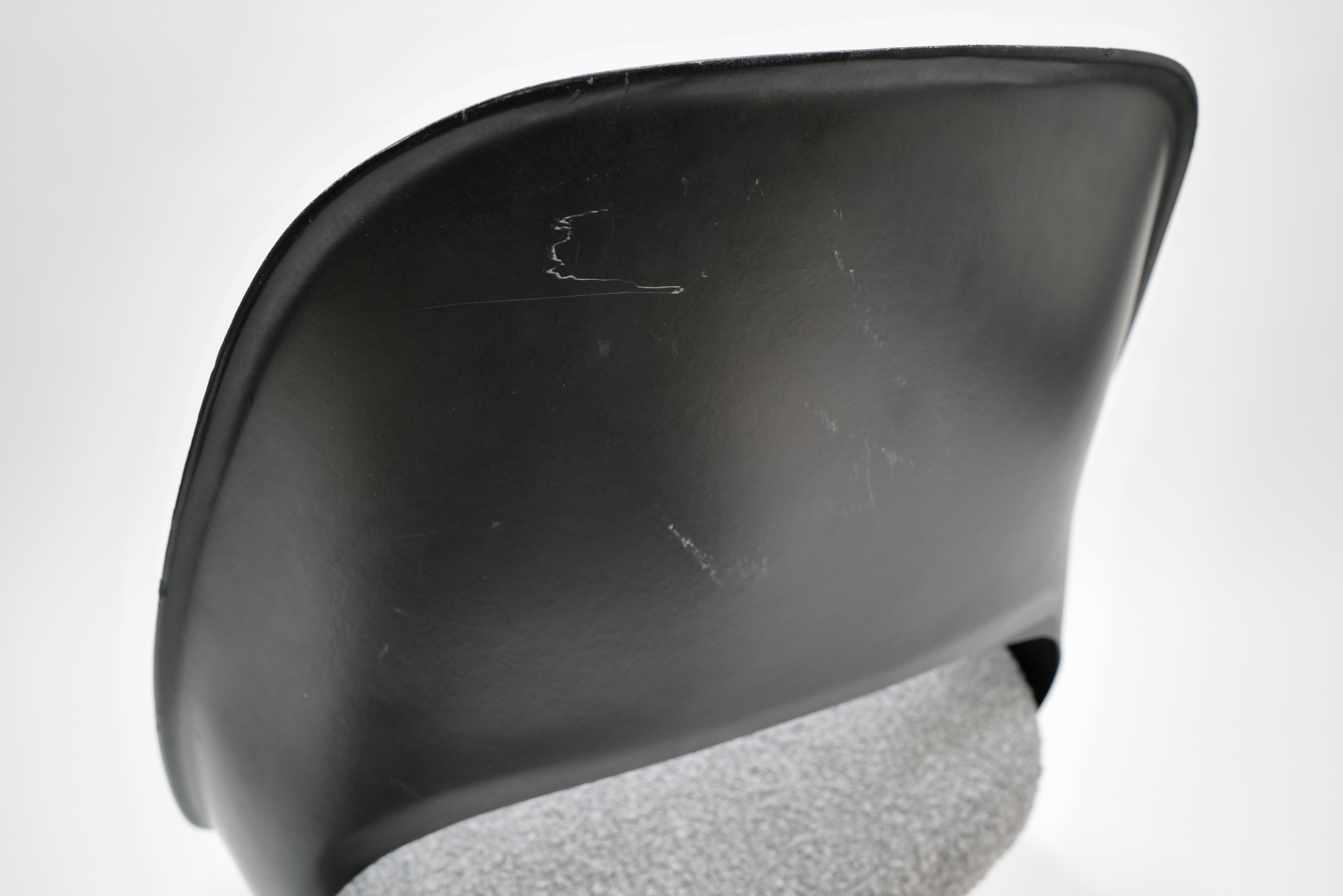 Chaise d'appoint Saarinen avec dossier en fibre de verre par Knoll en vente 2