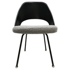 Chaise d'appoint Saarinen avec dossier en fibre de verre par Knoll