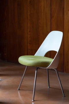 Saarinen Executive Side Chair with Metal Legs for Knoll