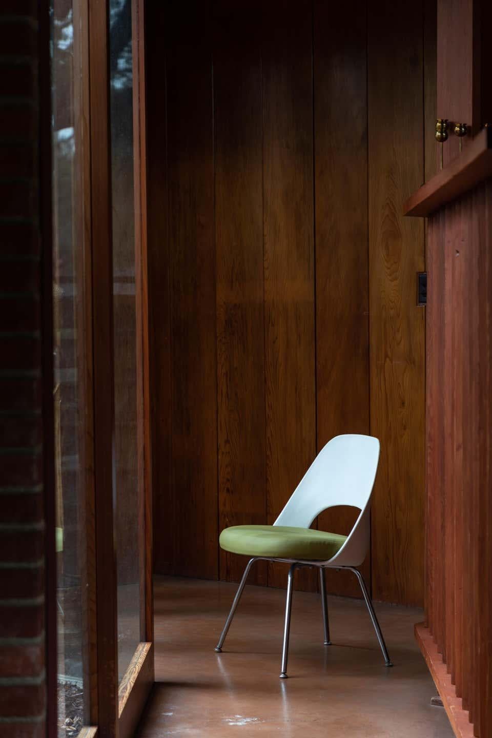 Mid-Century Modern Chaise d'appoint de direction Saarinen avec pieds en métal pour Knoll en vente