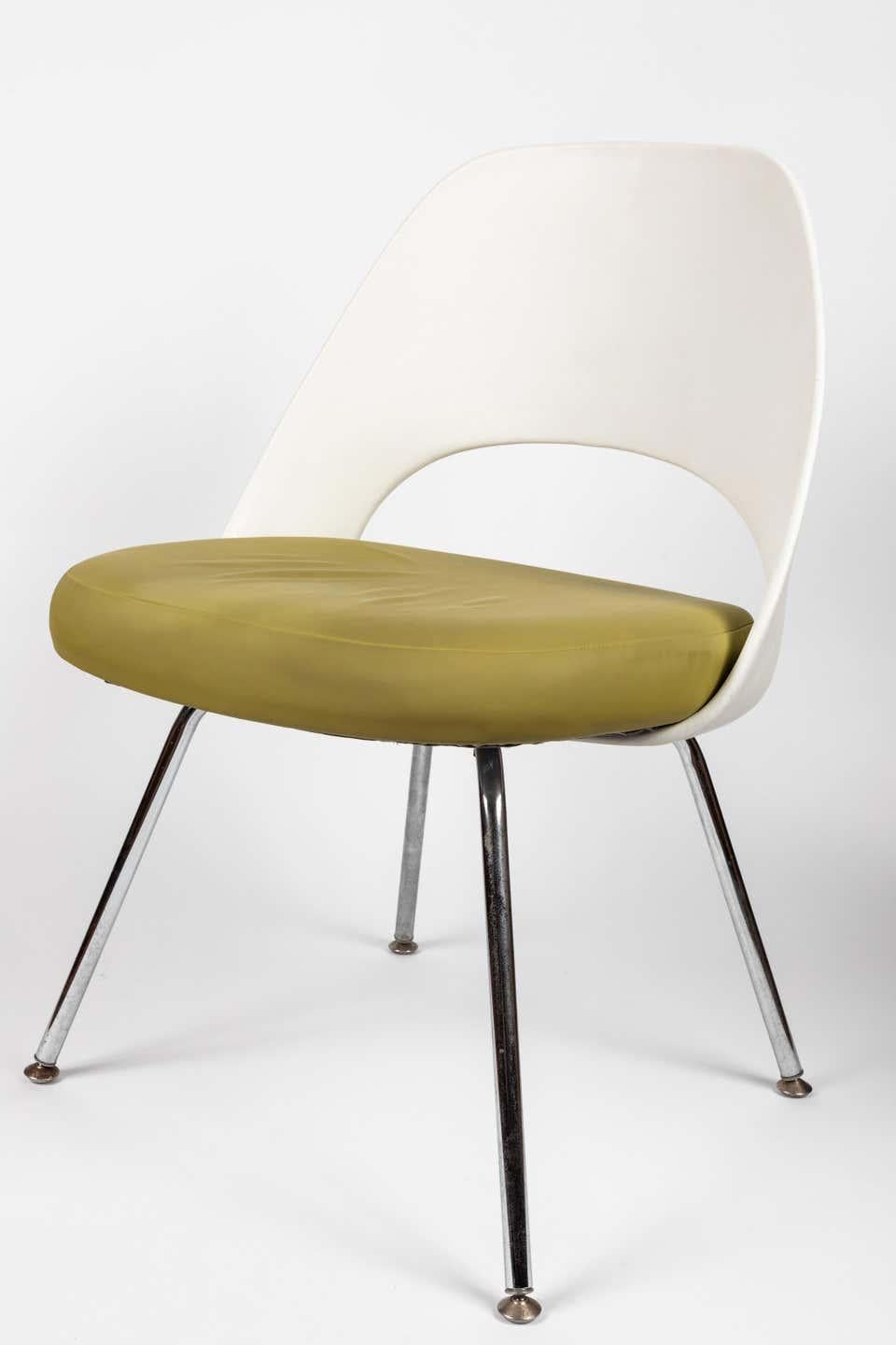 Tissu Chaise d'appoint de direction Saarinen avec pieds en métal pour Knoll en vente