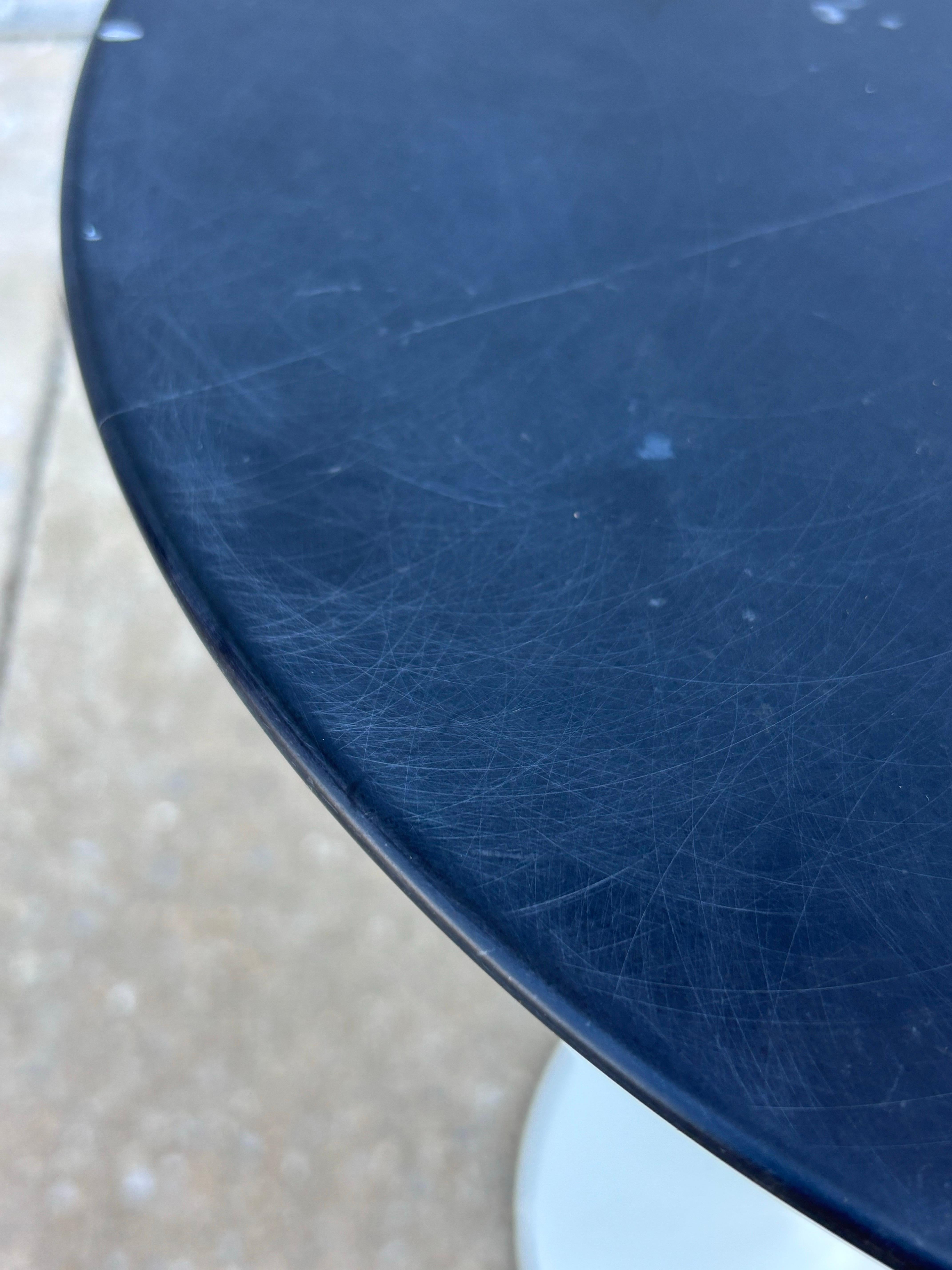Américain Saarinen for Knoll 16 Tulip Table in Black Nero Marquina Satin en vente