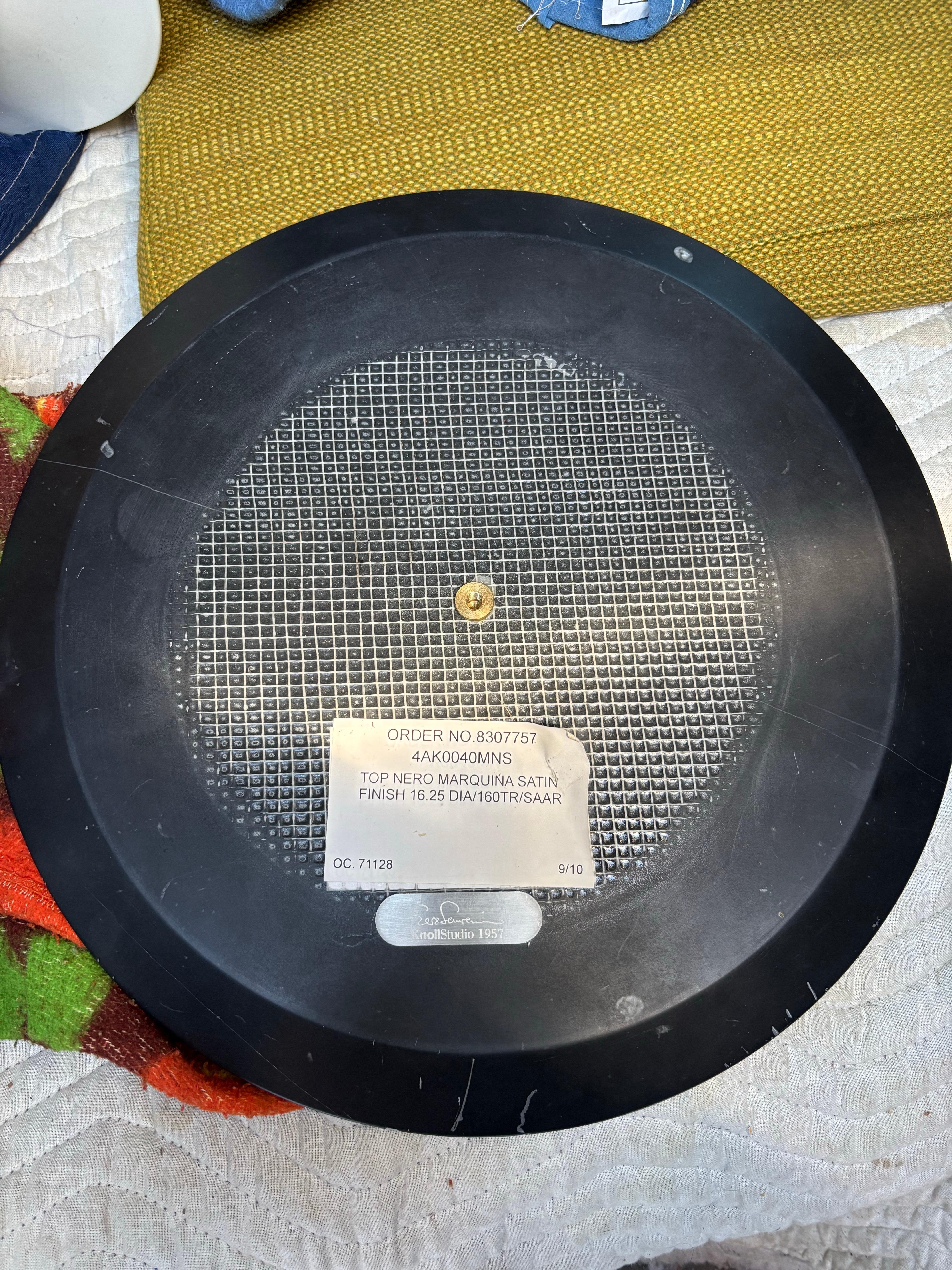 Saarinen for Knoll 16 Tulip Table in Black Nero Marquina Satin en vente 1