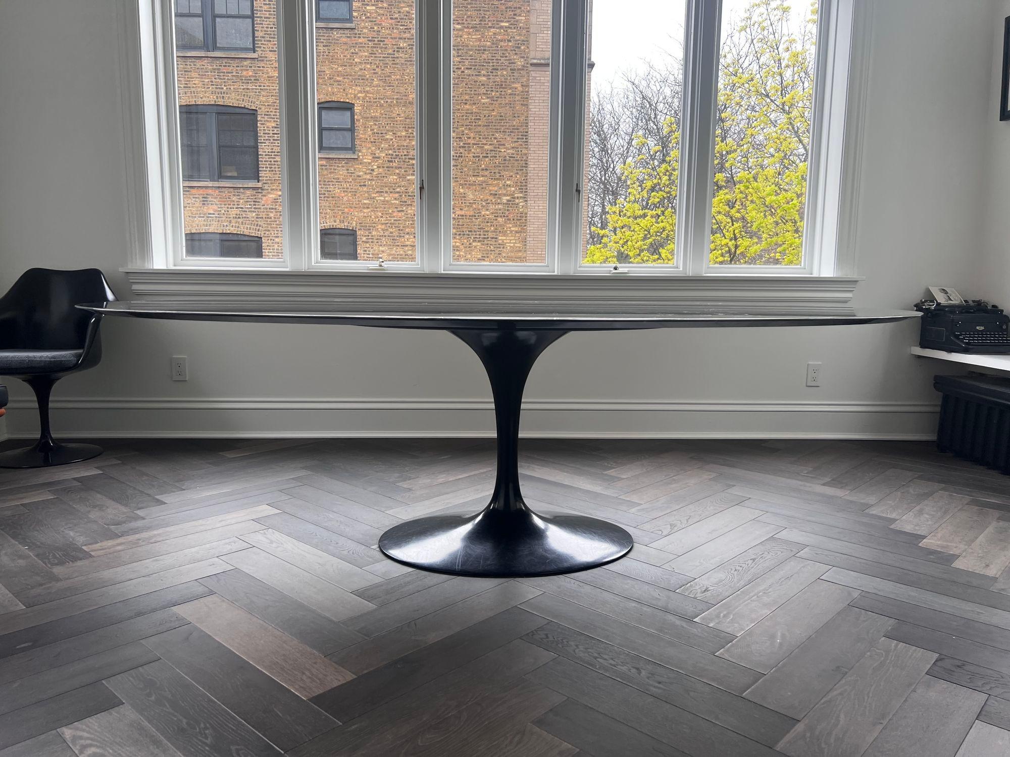Post-Modern Saarinen for Knoll Black Marble Oval Dining Table and 6 Chairs