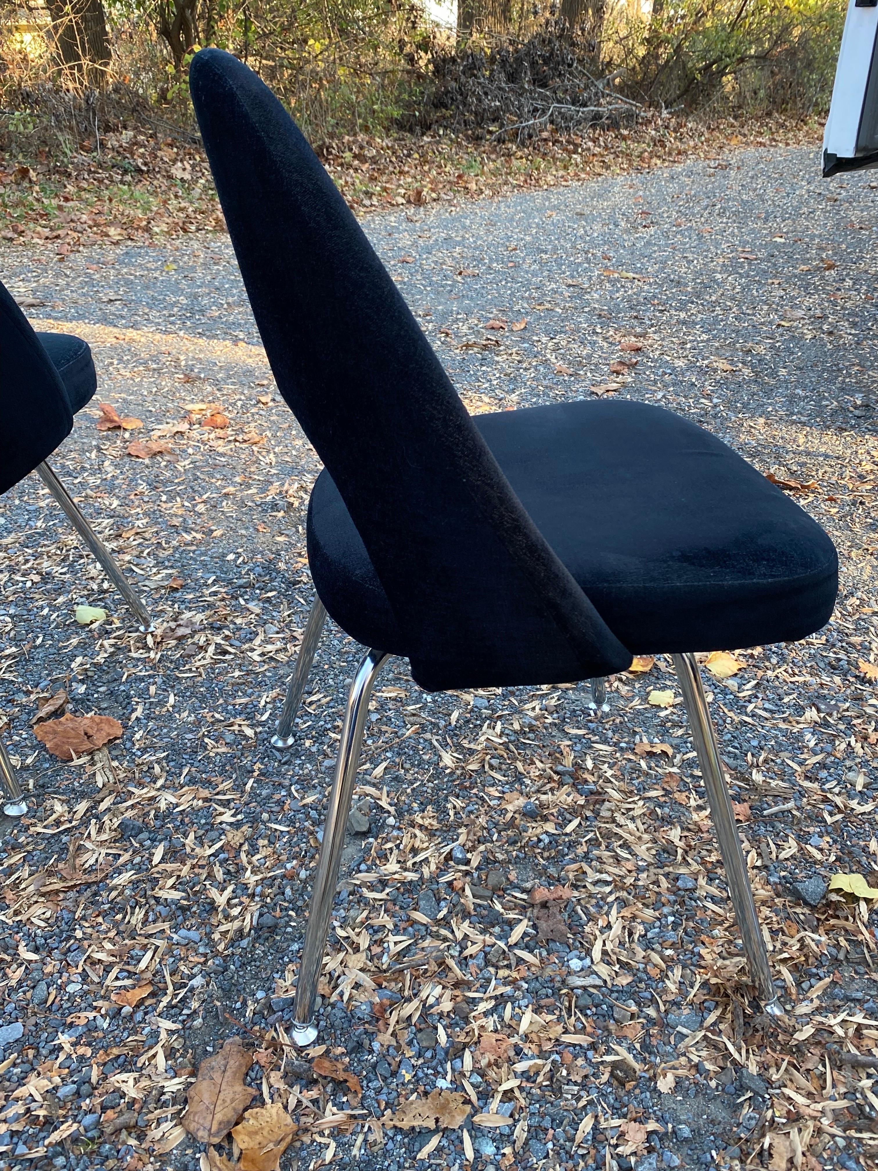 Saarinen for Knoll Executive Armless/ Dining Chairs In Good Condition In Philadelphia, PA
