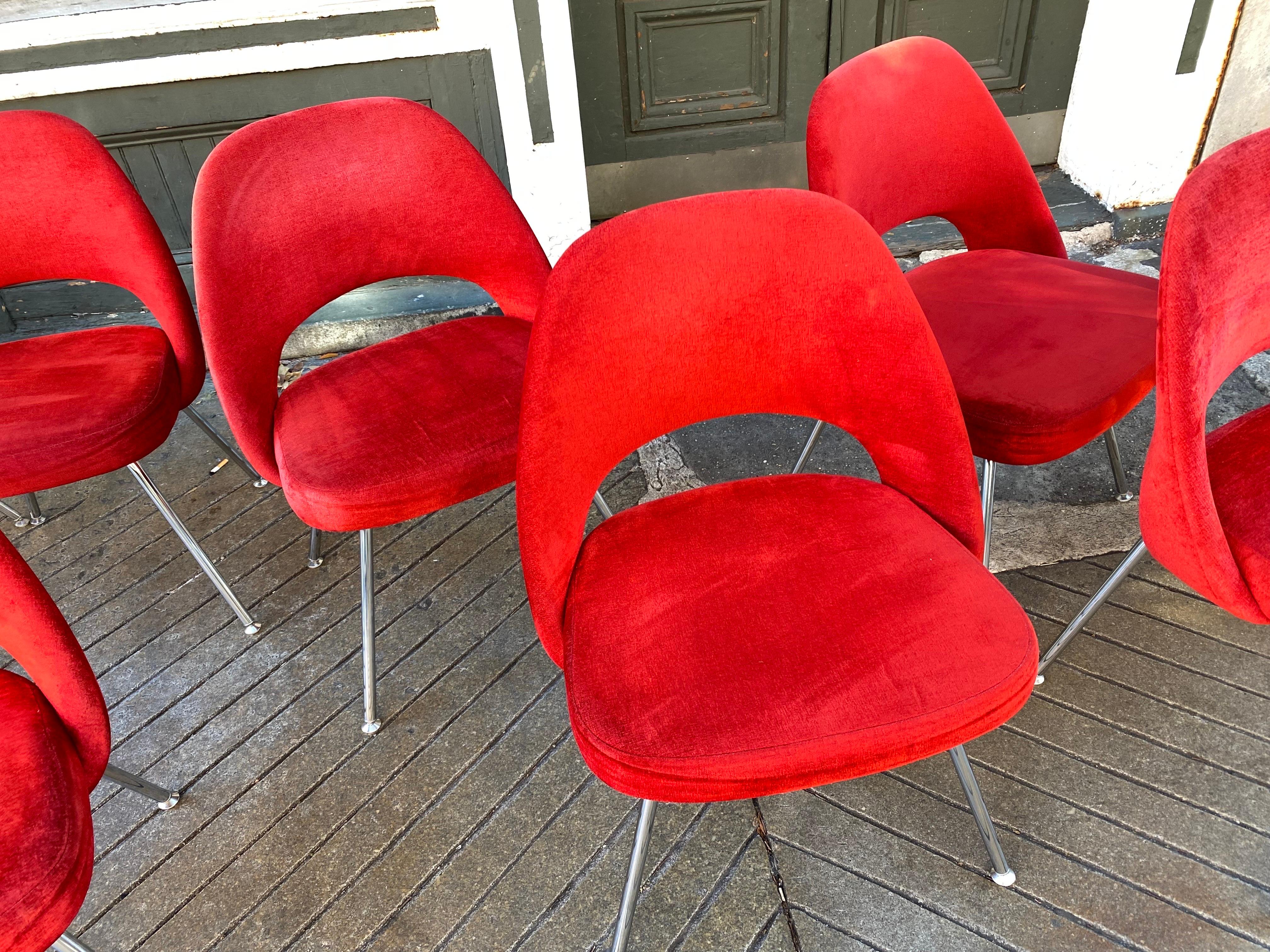 XXIe siècle et contemporain Saarinen for Knoll Executive Side/ Dining Chairs (chaises de salle à manger) en vente