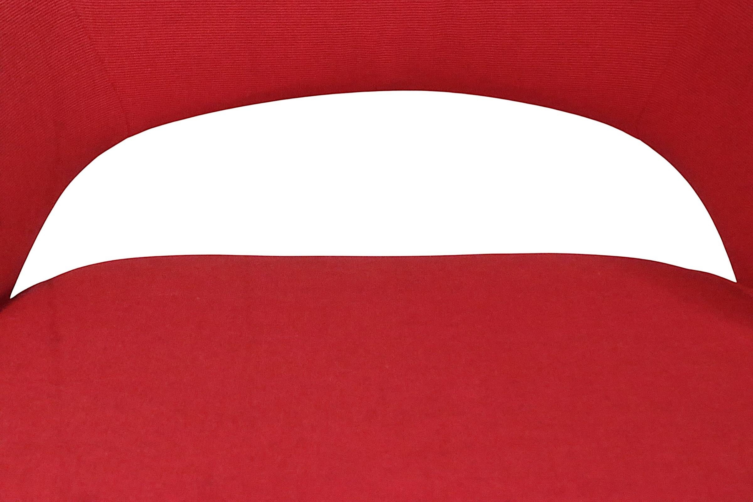 Saarinen for Knoll Executive Chair in Vibrant Red Upholstery c. 1970's en vente 9