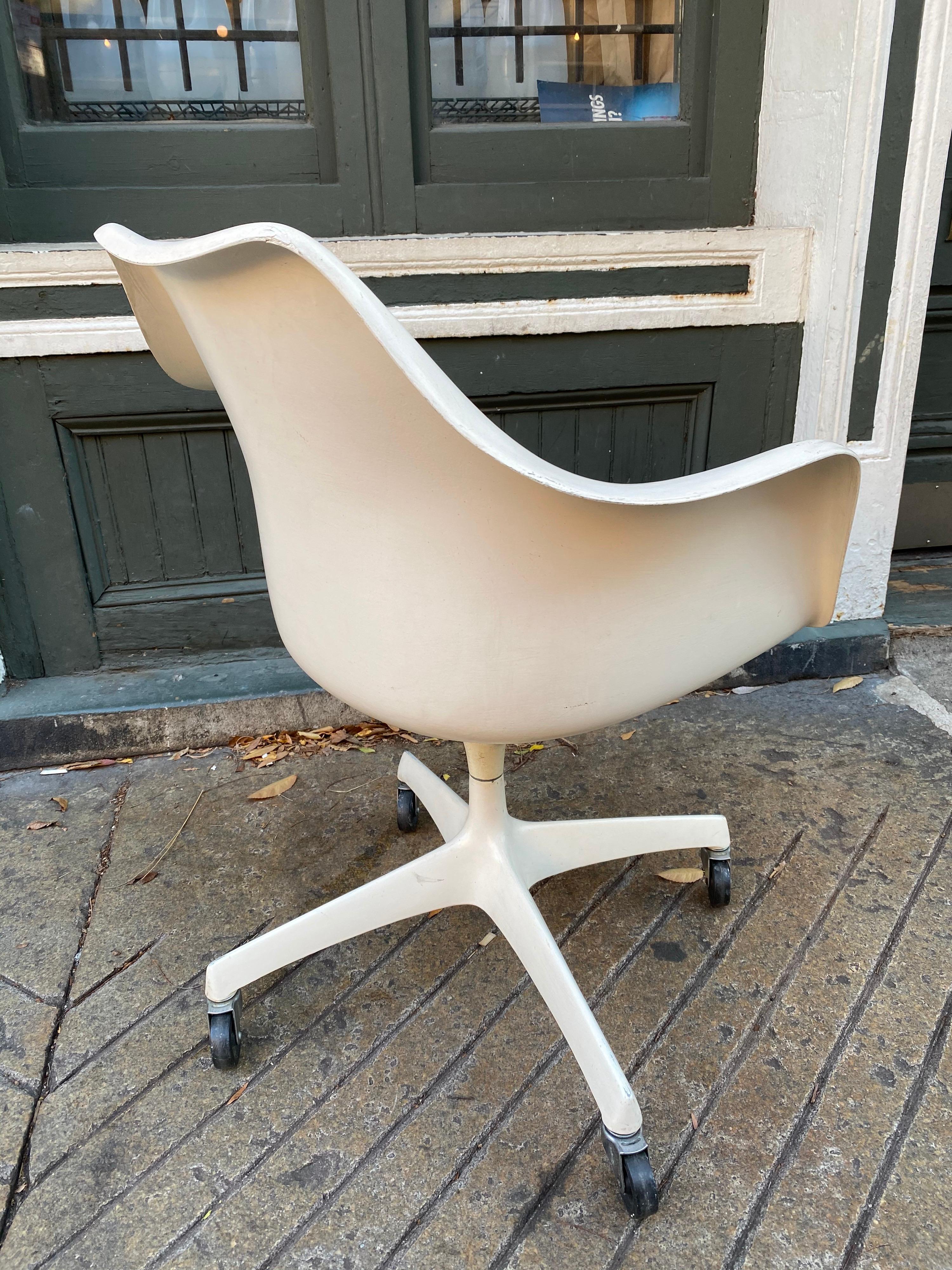 Saarinen for Knoll Executive Desk Chair 1