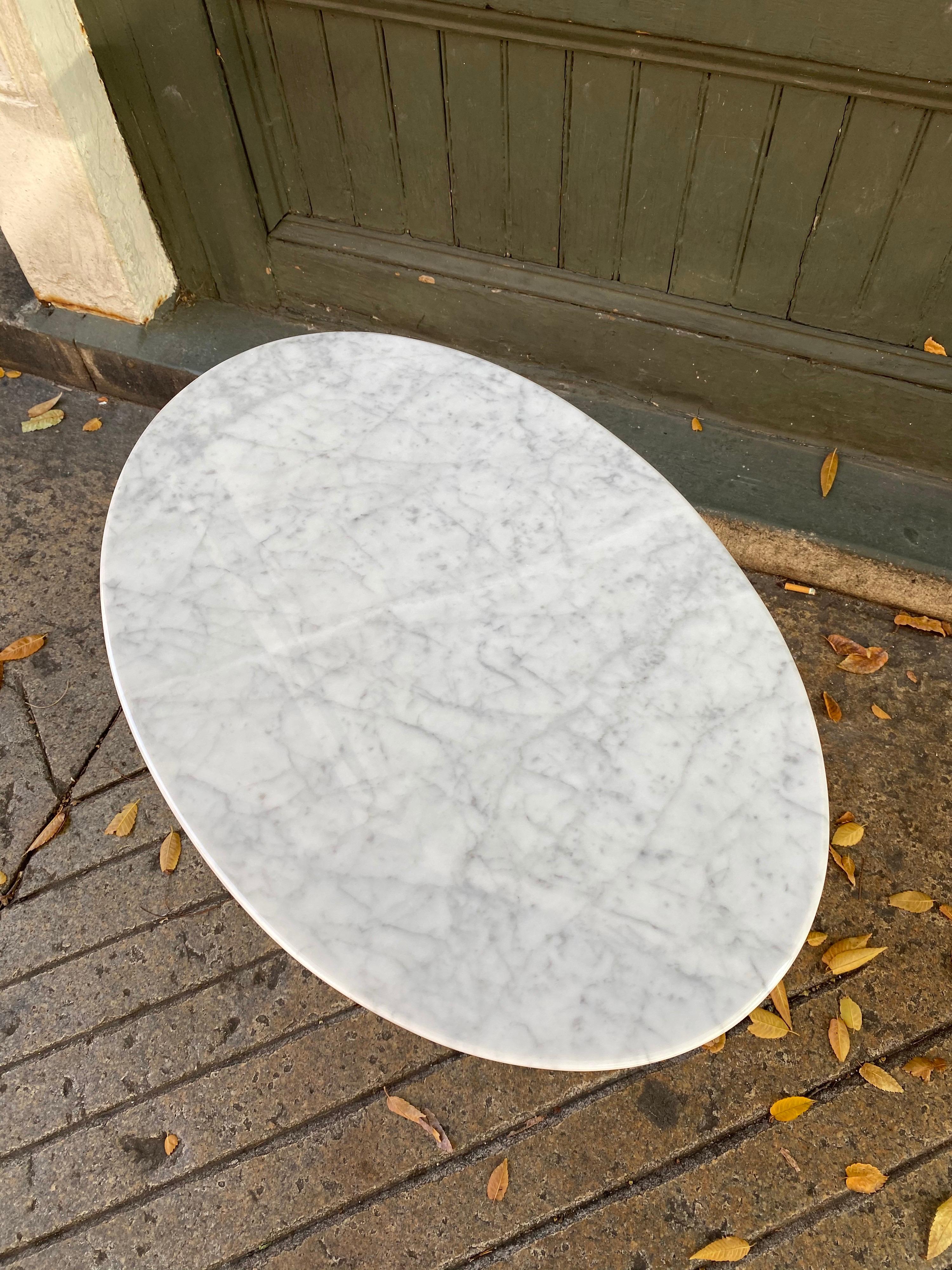 American Saarinen for Knoll Oval Marble Side Table