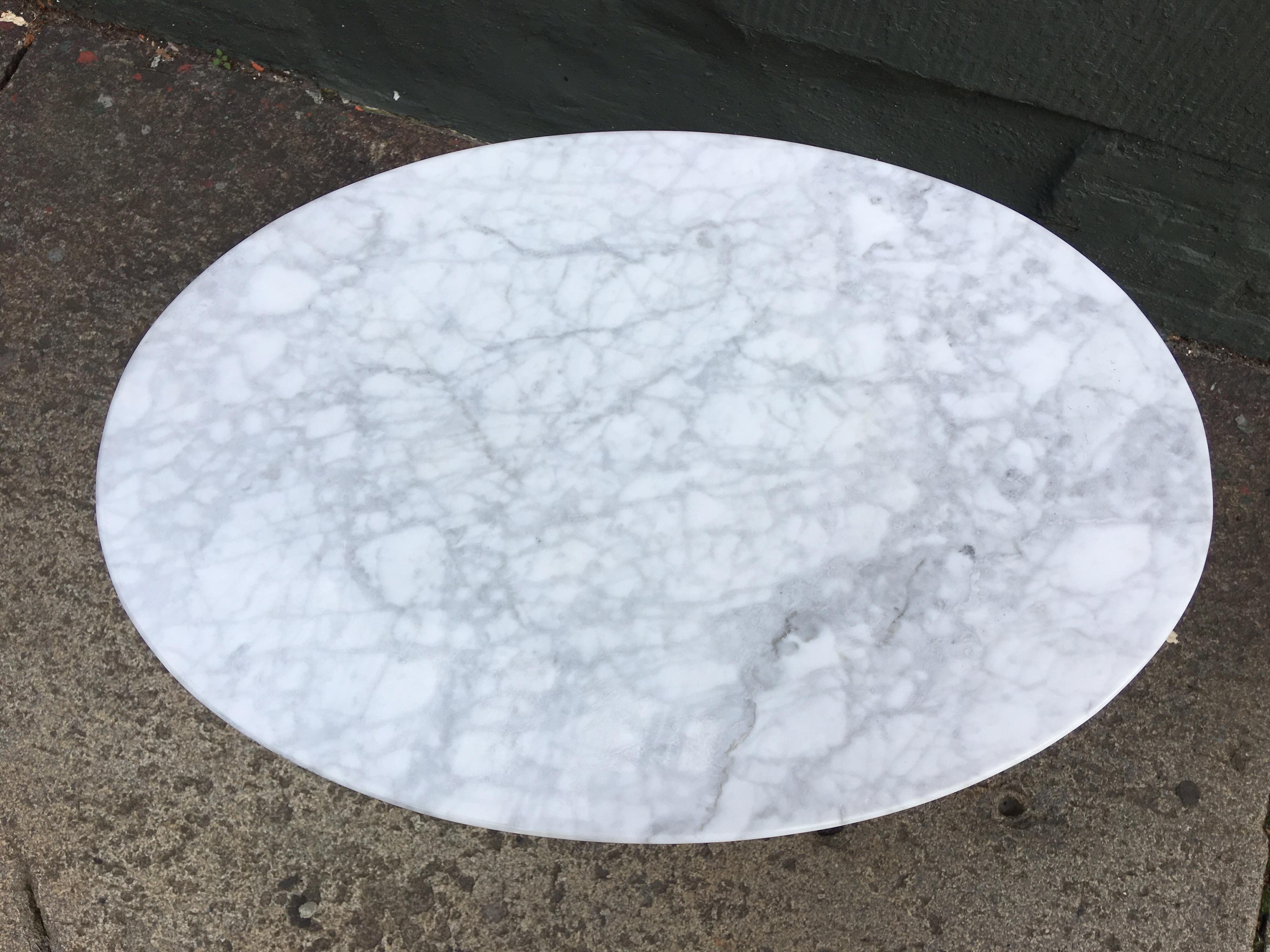 Mid-20th Century Saarinen for Knoll Oval Marble Side Table