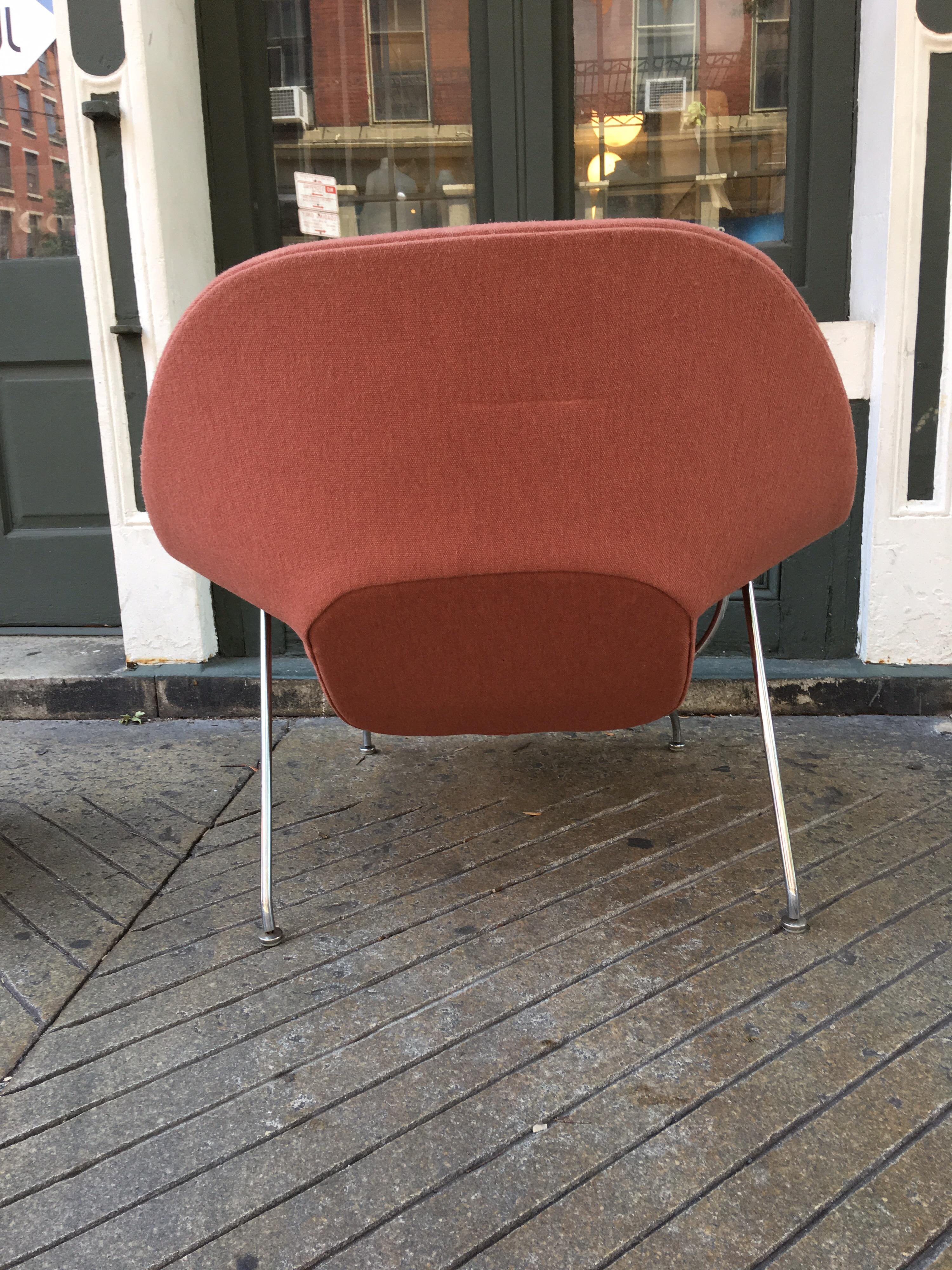 Saarinen for Knoll Womb Chair and Ottoman In Good Condition In Philadelphia, PA
