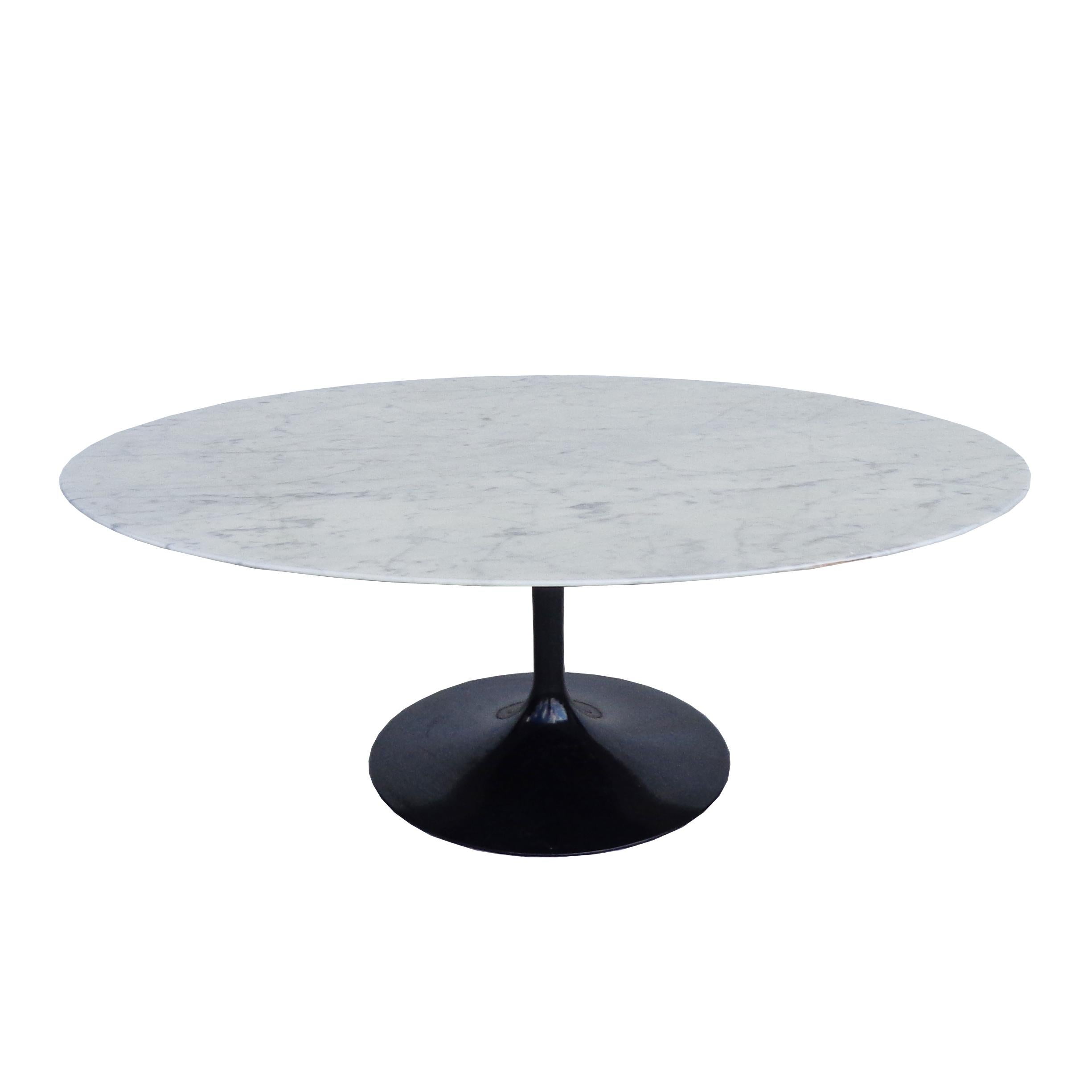Late 20th Century Knoll Saarinen Marble Coffee Table
