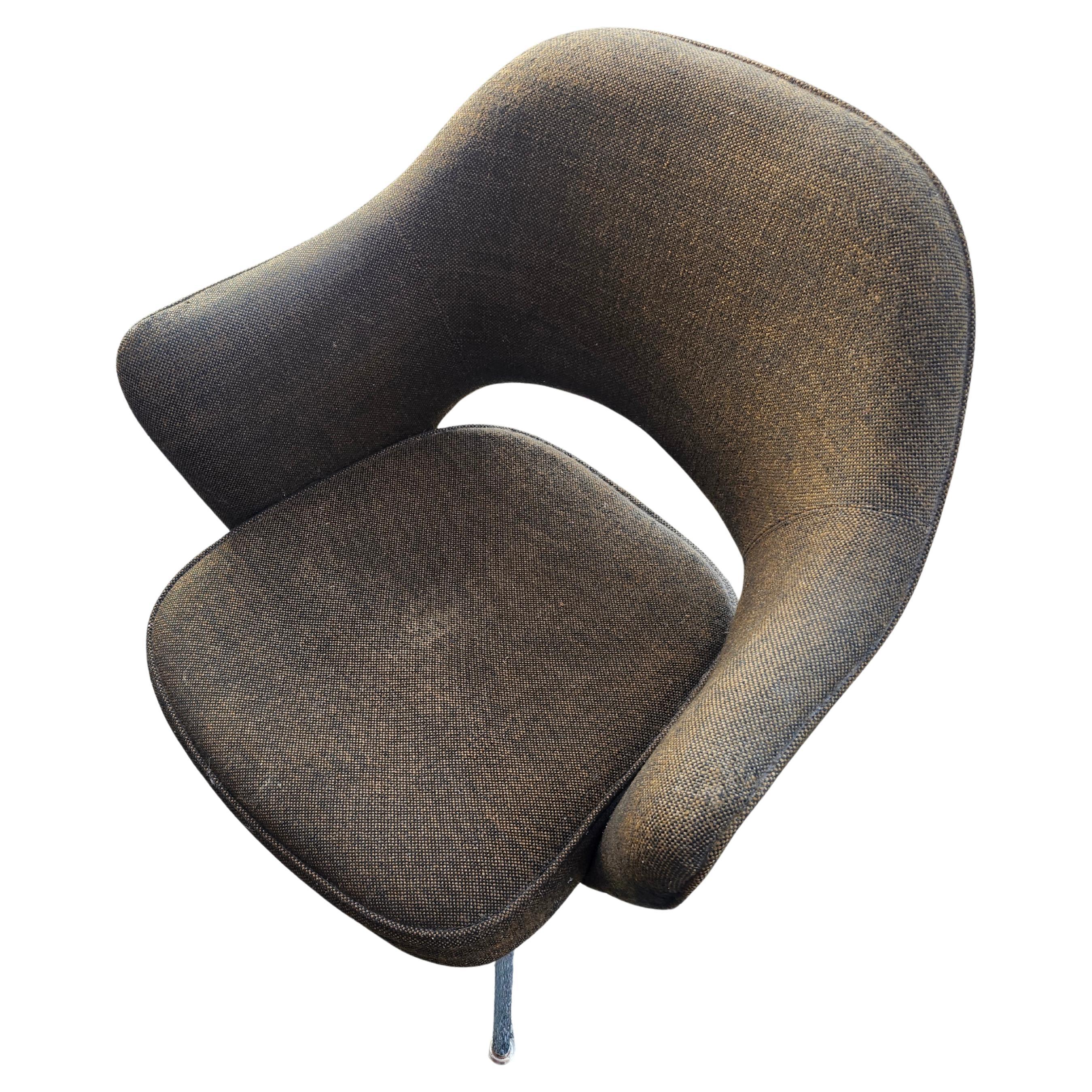 American Saarinen Mid Century Modern Executive Lounge Dining Armchair by Knoll For Sale