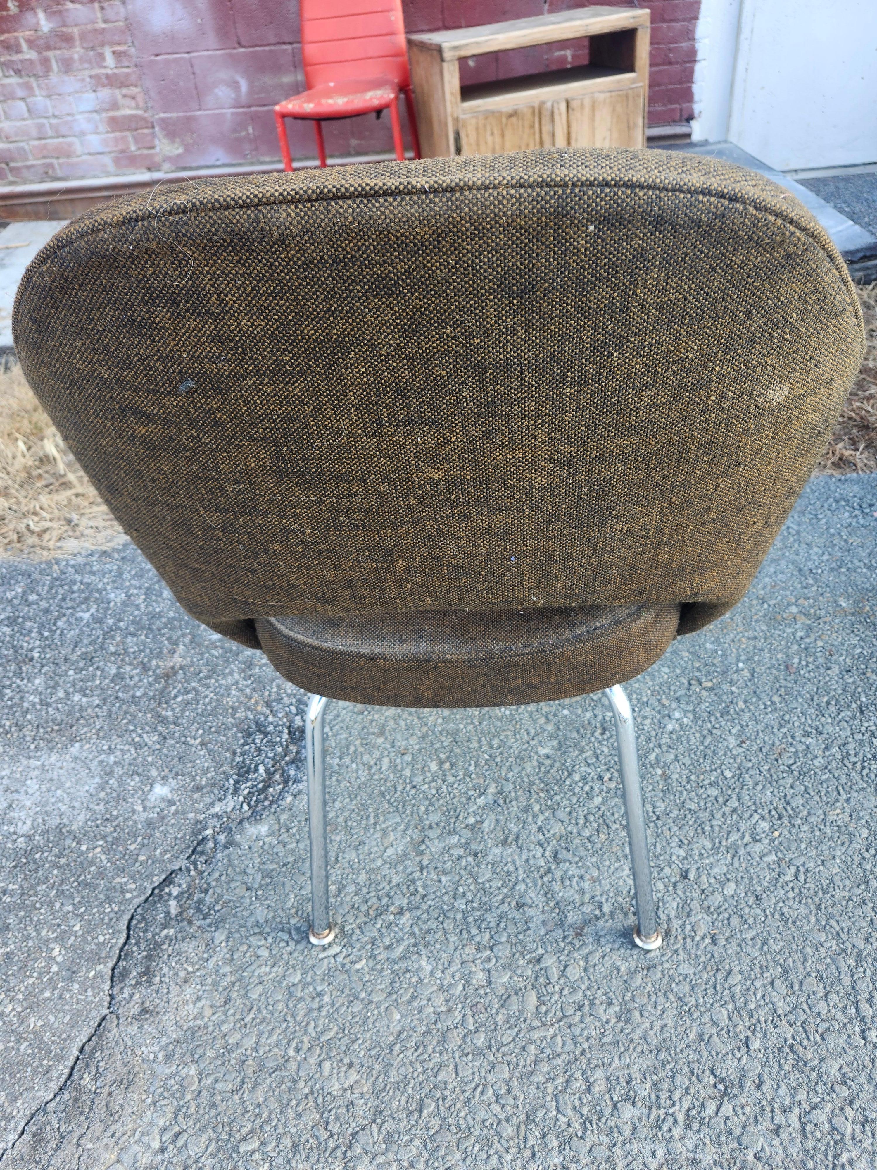 Steel Saarinen Mid Century Modern Executive Lounge Dining Armchair by Knoll For Sale