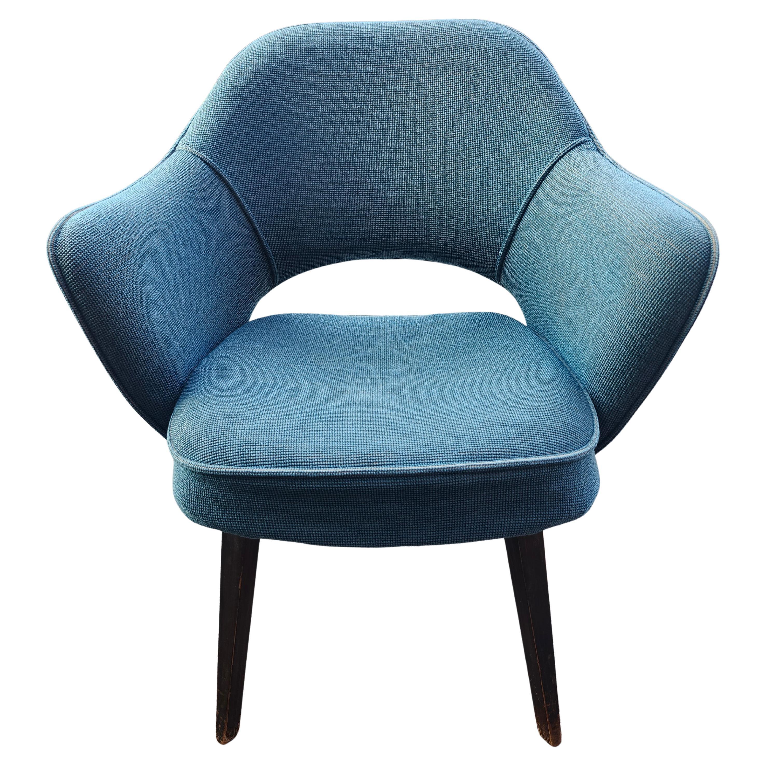 Tessuto Saarinen Mid Century Modern Executive Lounge Dining Chair per Knoll con gambe Wood