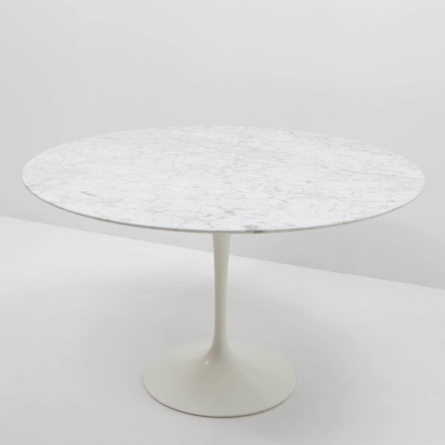 Mid-Century Modern Saarinen Round Marble Dining Table for Knoll, 1970s For Sale