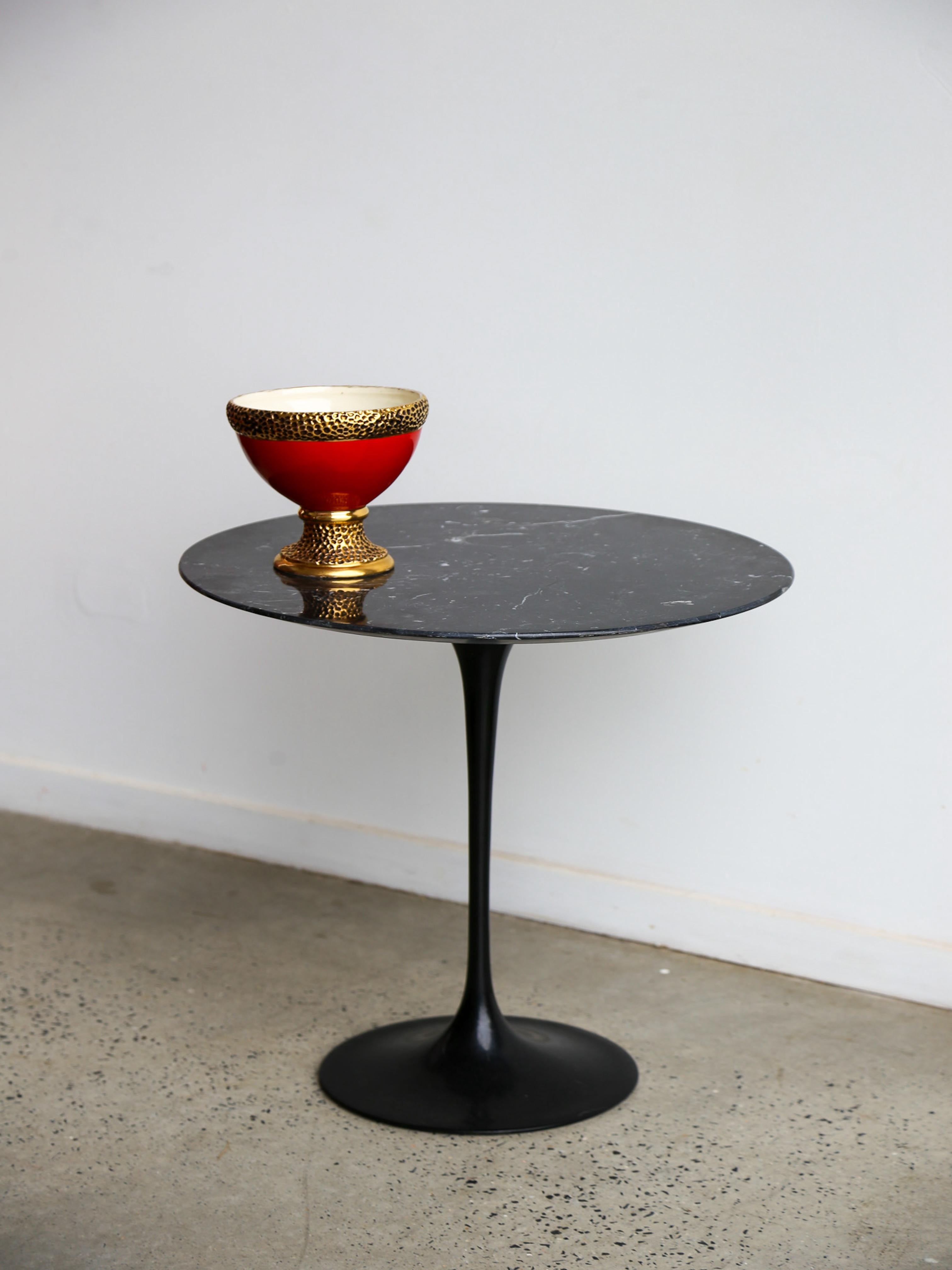 Mid-Century Modern Saarinen Side Table by Eero Saarinen for Knoll Black Marble
