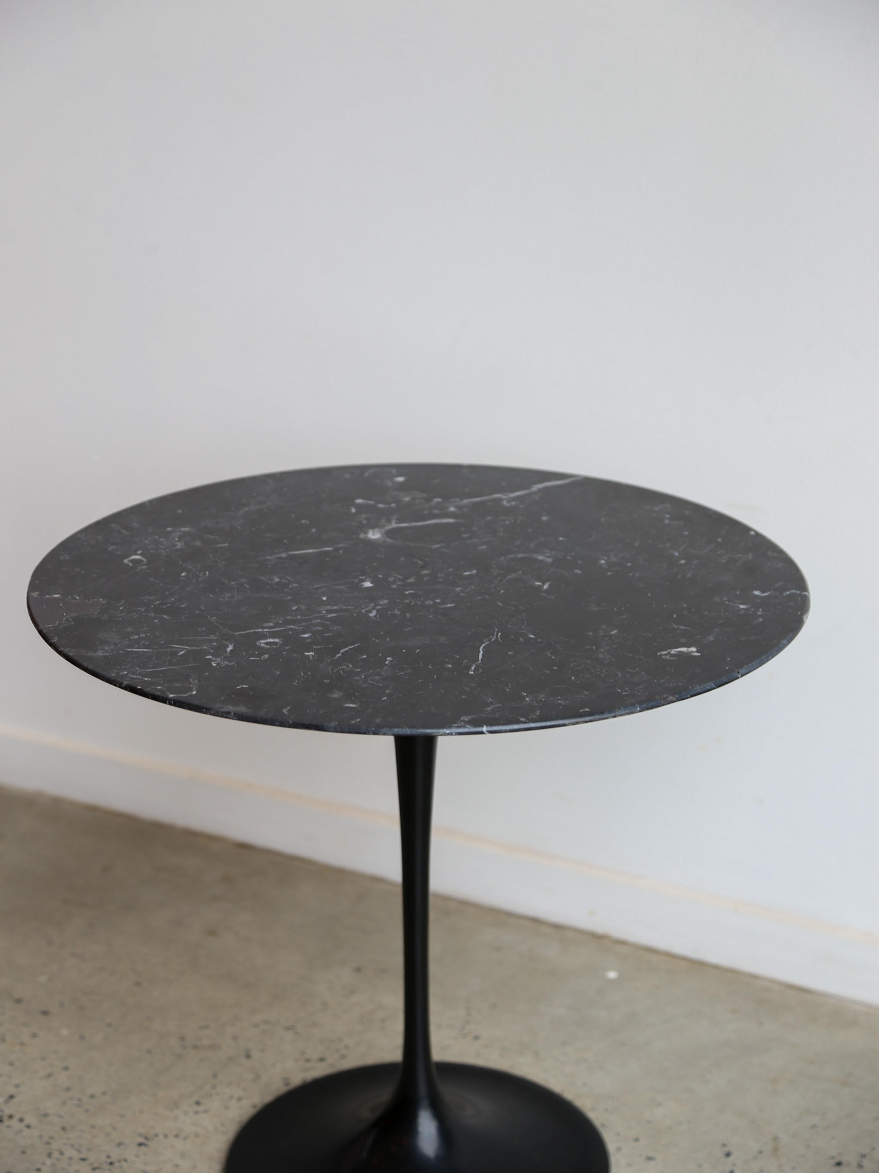 Saarinen Side Table by Eero Saarinen for Knoll Black Marble In Good Condition In Byron Bay, NSW