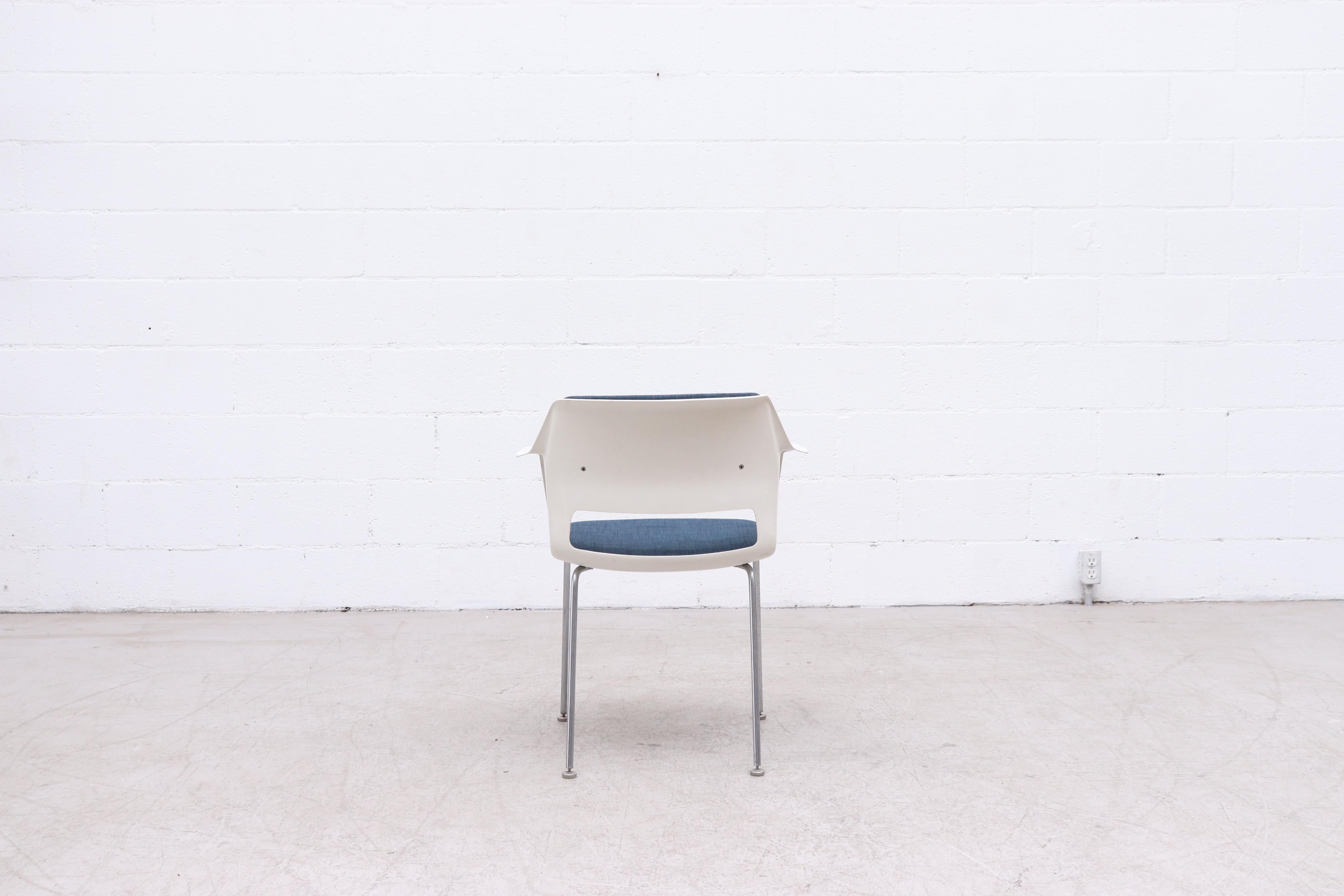 Mid-20th Century Saarinen Style Arm Chair by A.R. Cordemeyer for Gispen