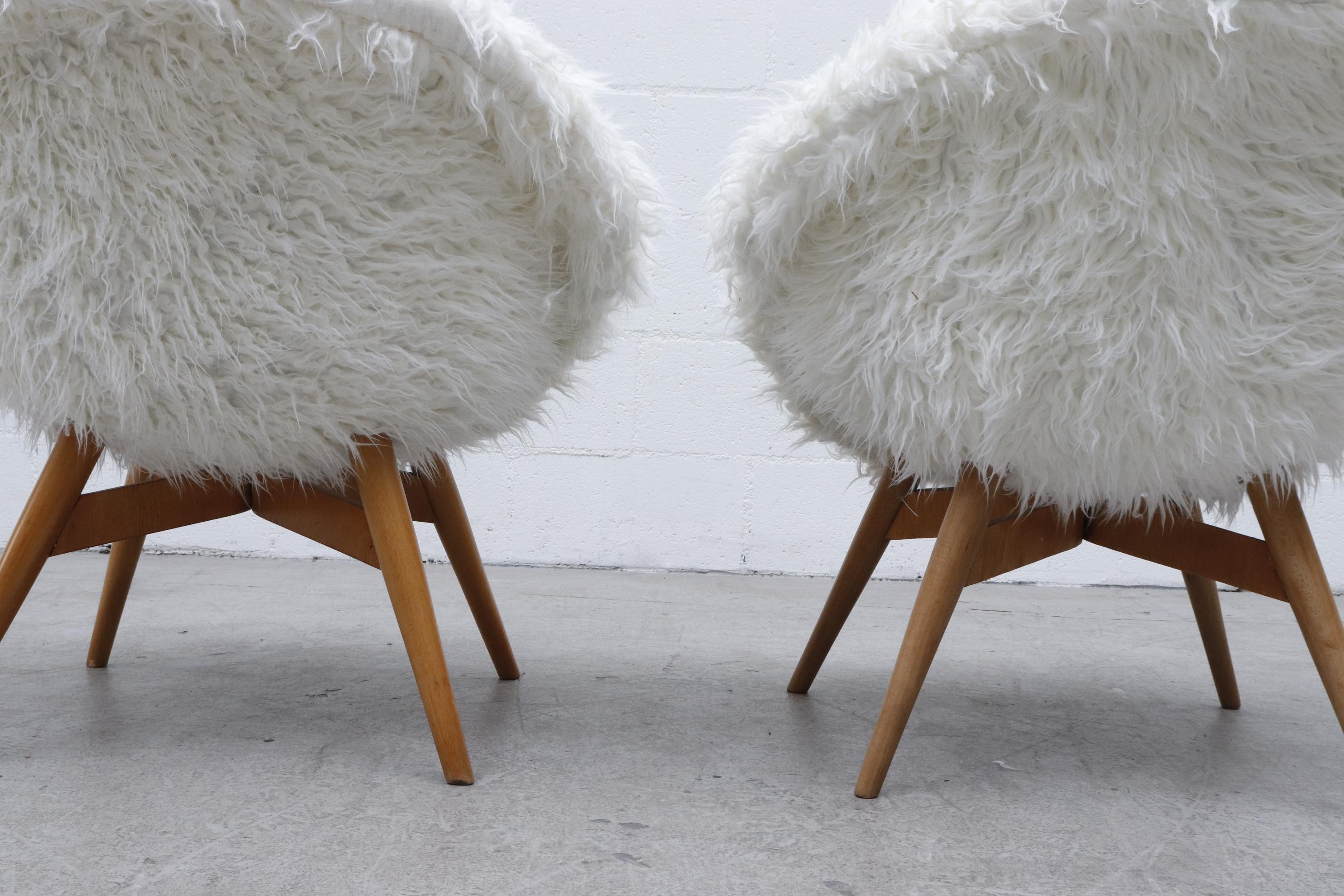 Saarinen Style Faux Fur Bucket Chair by Miroslav Navratil 1