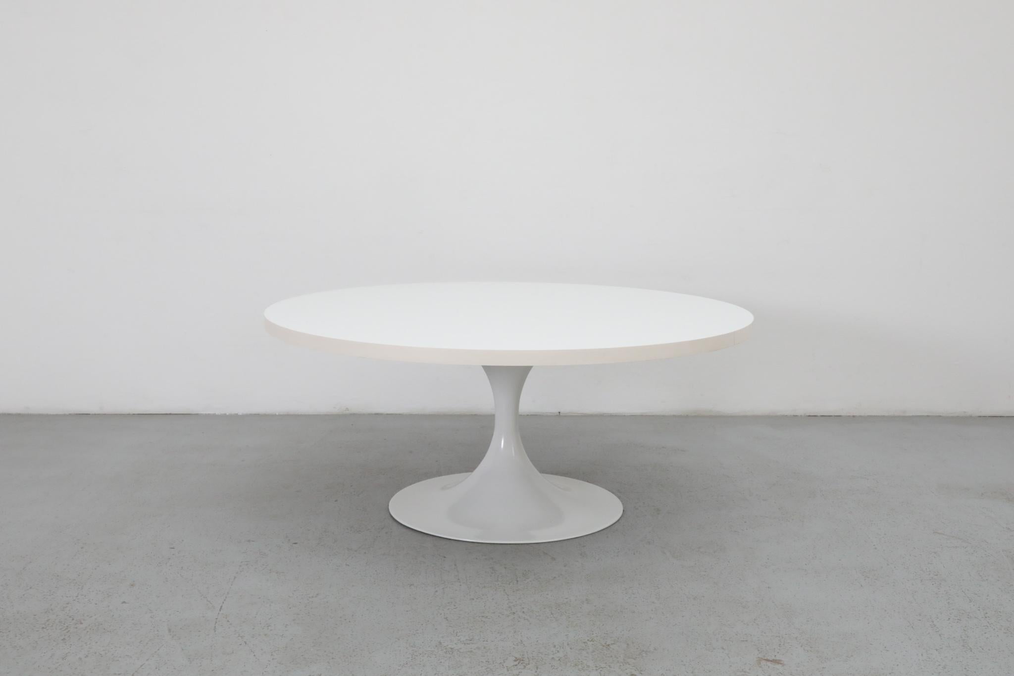 Dutch Saarinen Style Round Coffee or Side Table with White Enameled Tulip Base For Sale