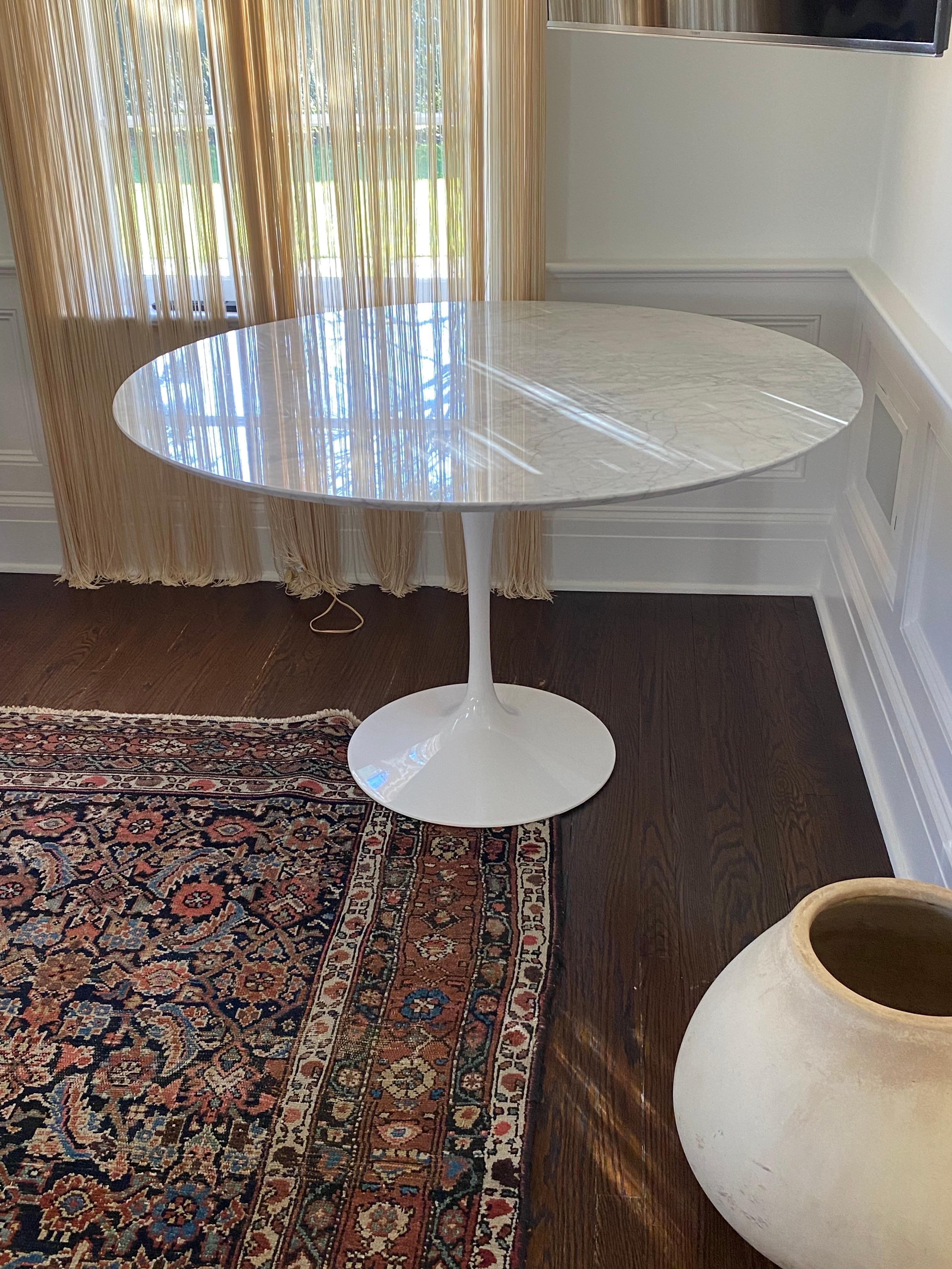 Saarinen Style Tulip Table With Carrera Marble Top 5