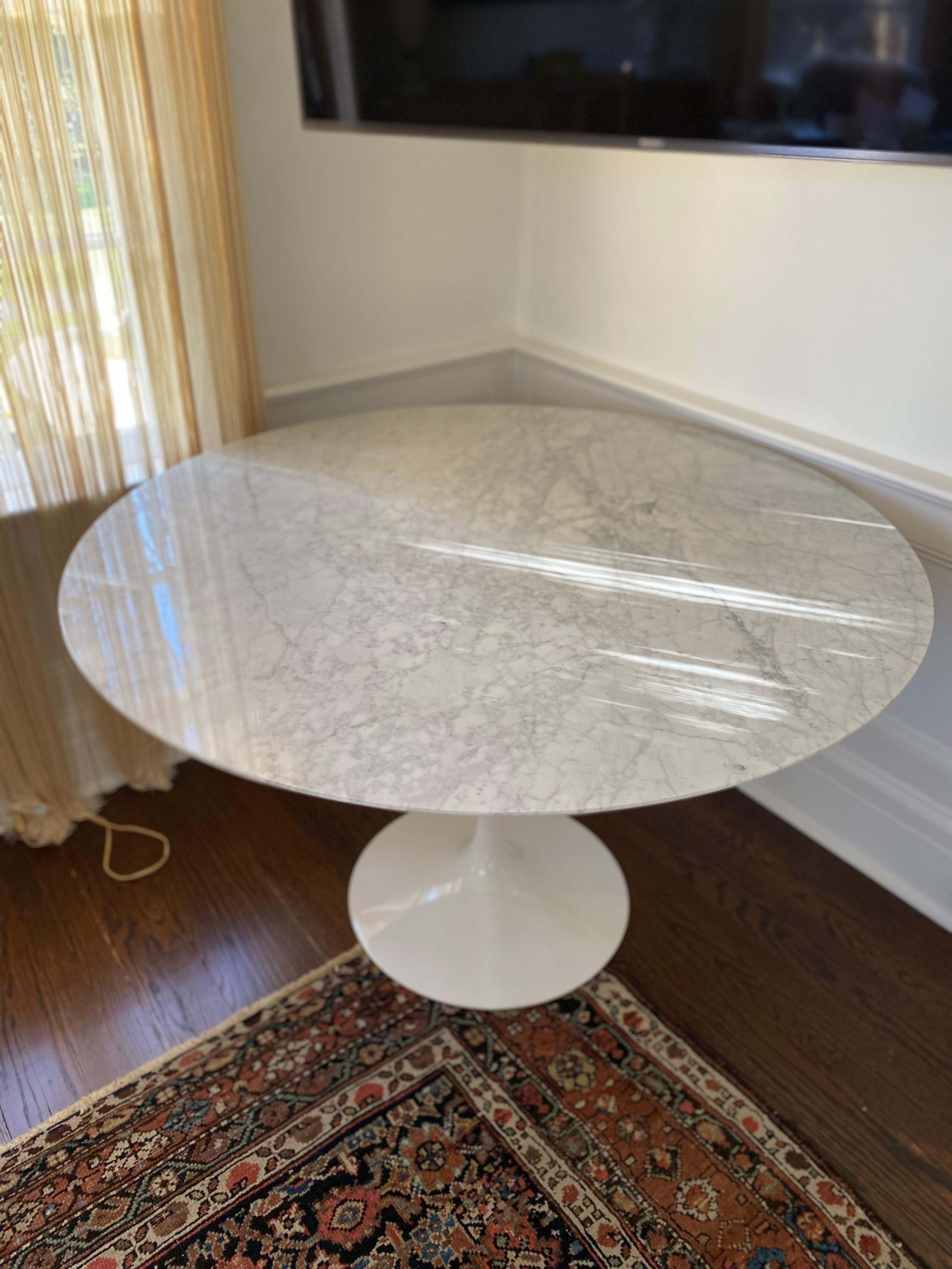 Saarinen Style Tulip Table With Carrera Marble Top 2