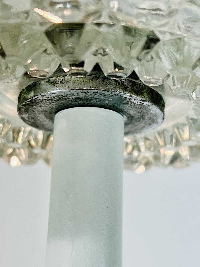 Verre d'art Lampe de table Saarinen en verre et métal attribuée en vente