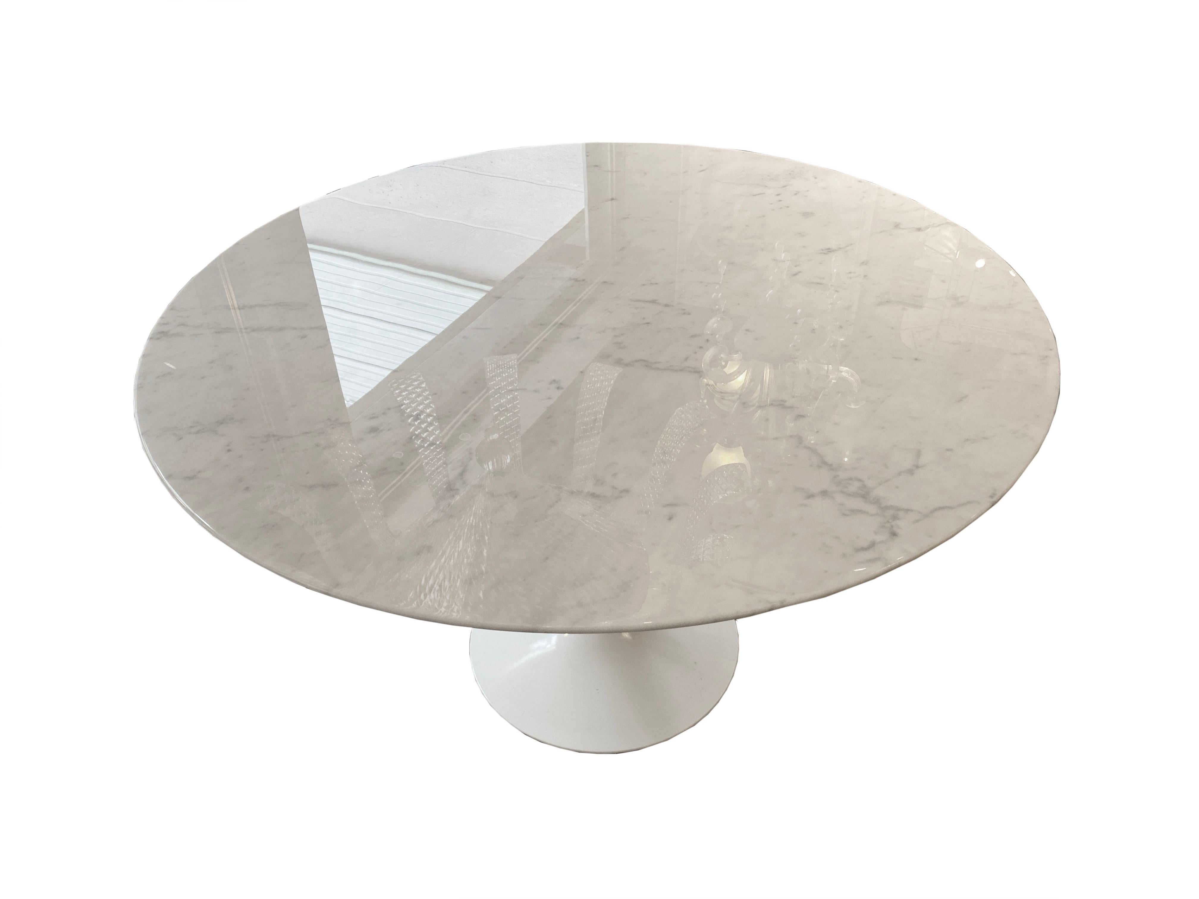 Saarinen Tulip Dining Table Marble Statuarietto In Good Condition In Saint Ouen, FR