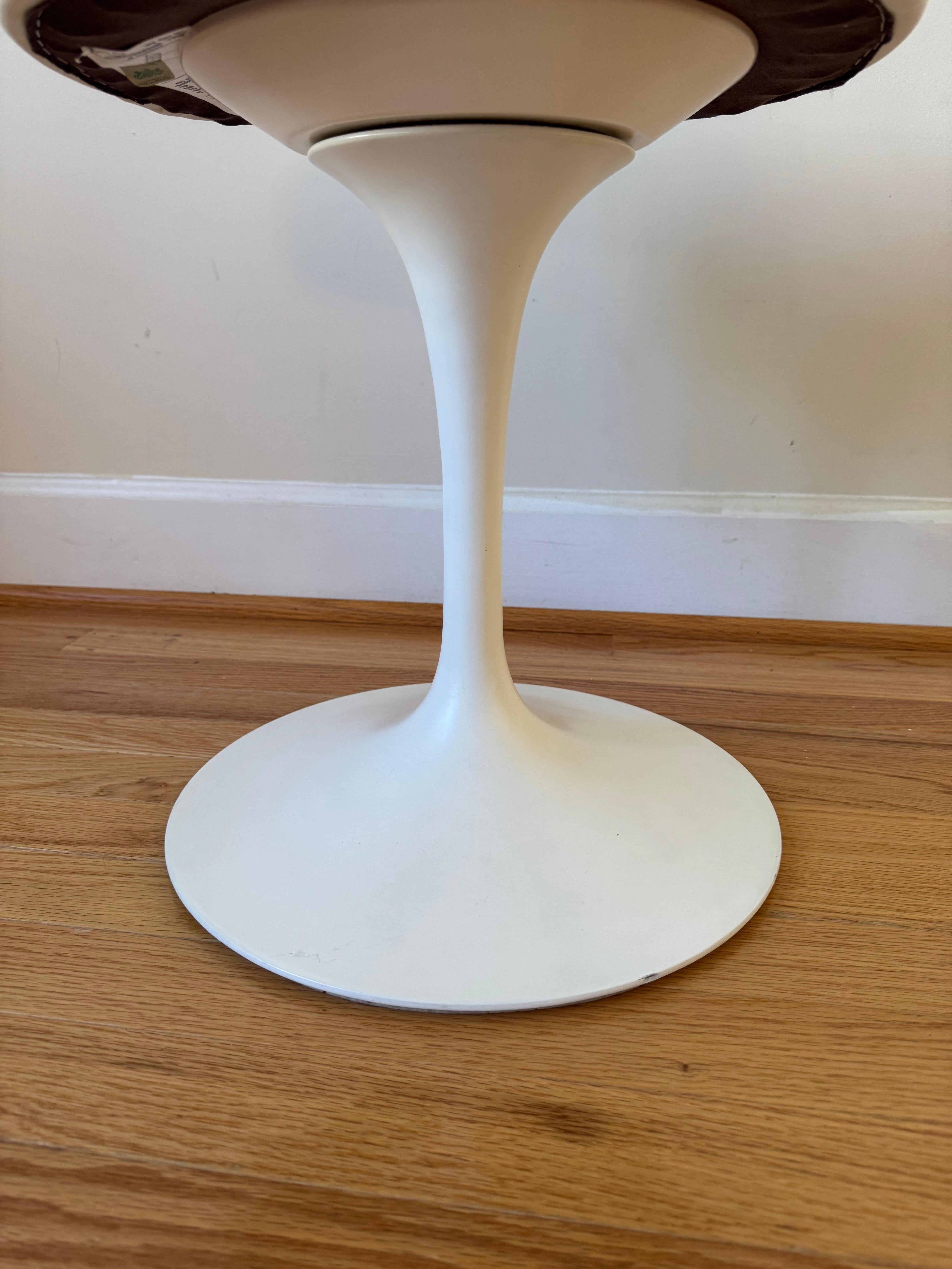 Fiberglass Saarinen Tulip Stool by Eero Saarinen for Knoll For Sale