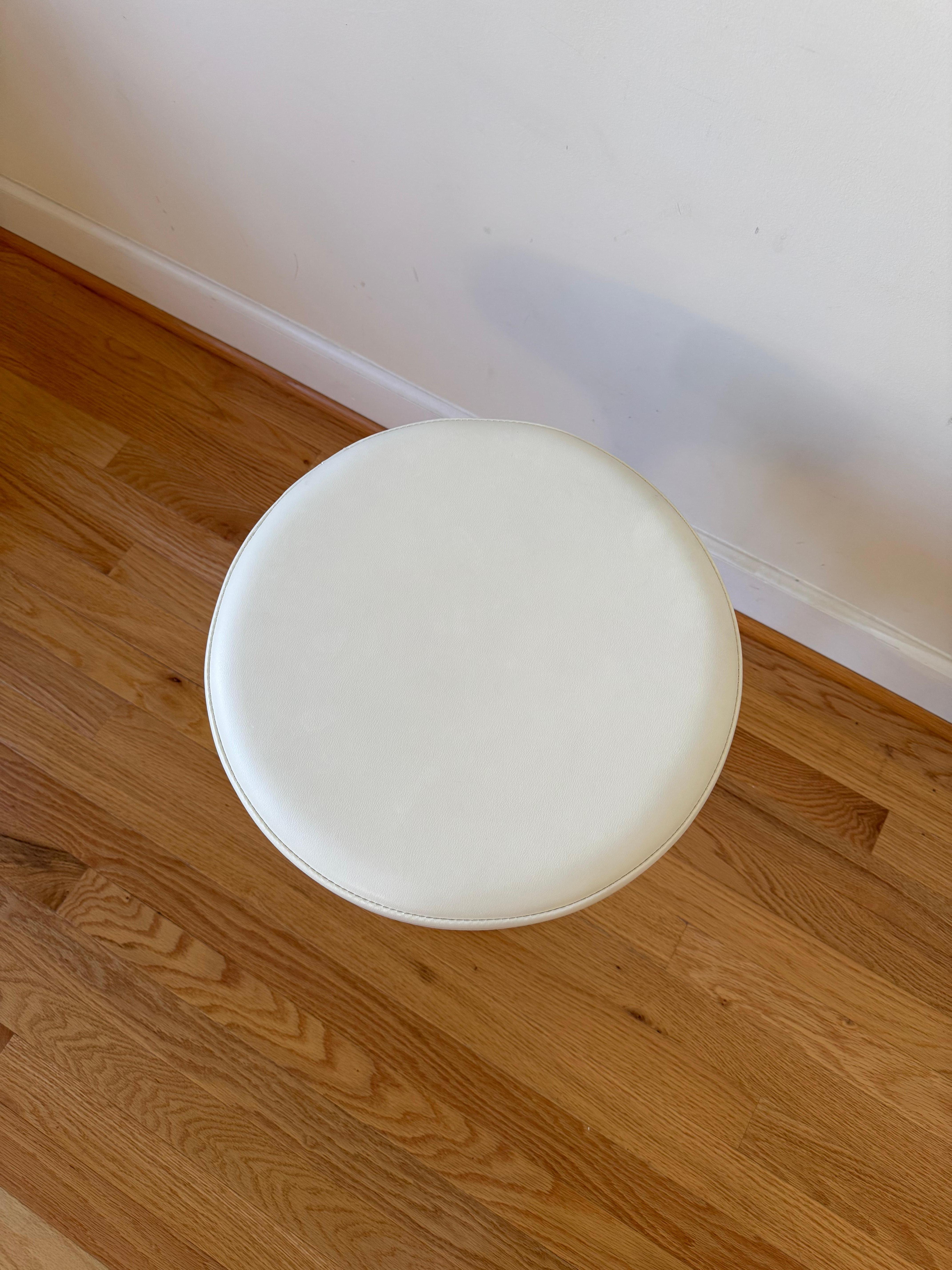 Américain Tabouret tulipe Saarinen en vente