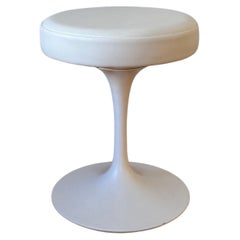 Moderne Hocker aus der Jahrhundertmitte