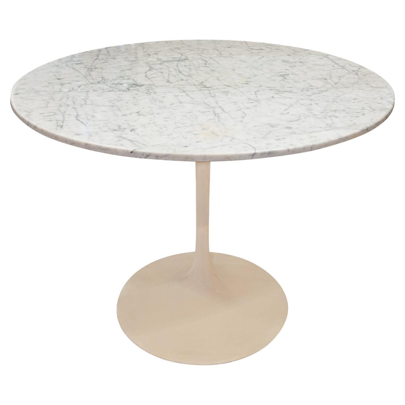 Table de salle à manger/table de jeu de style Saarinen Tulip avec plateau en marbre poli personnalisé 1990