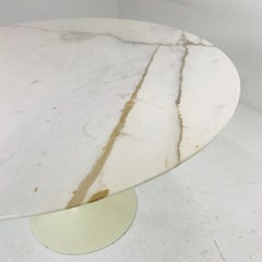 Saarinen Style Tulip Table