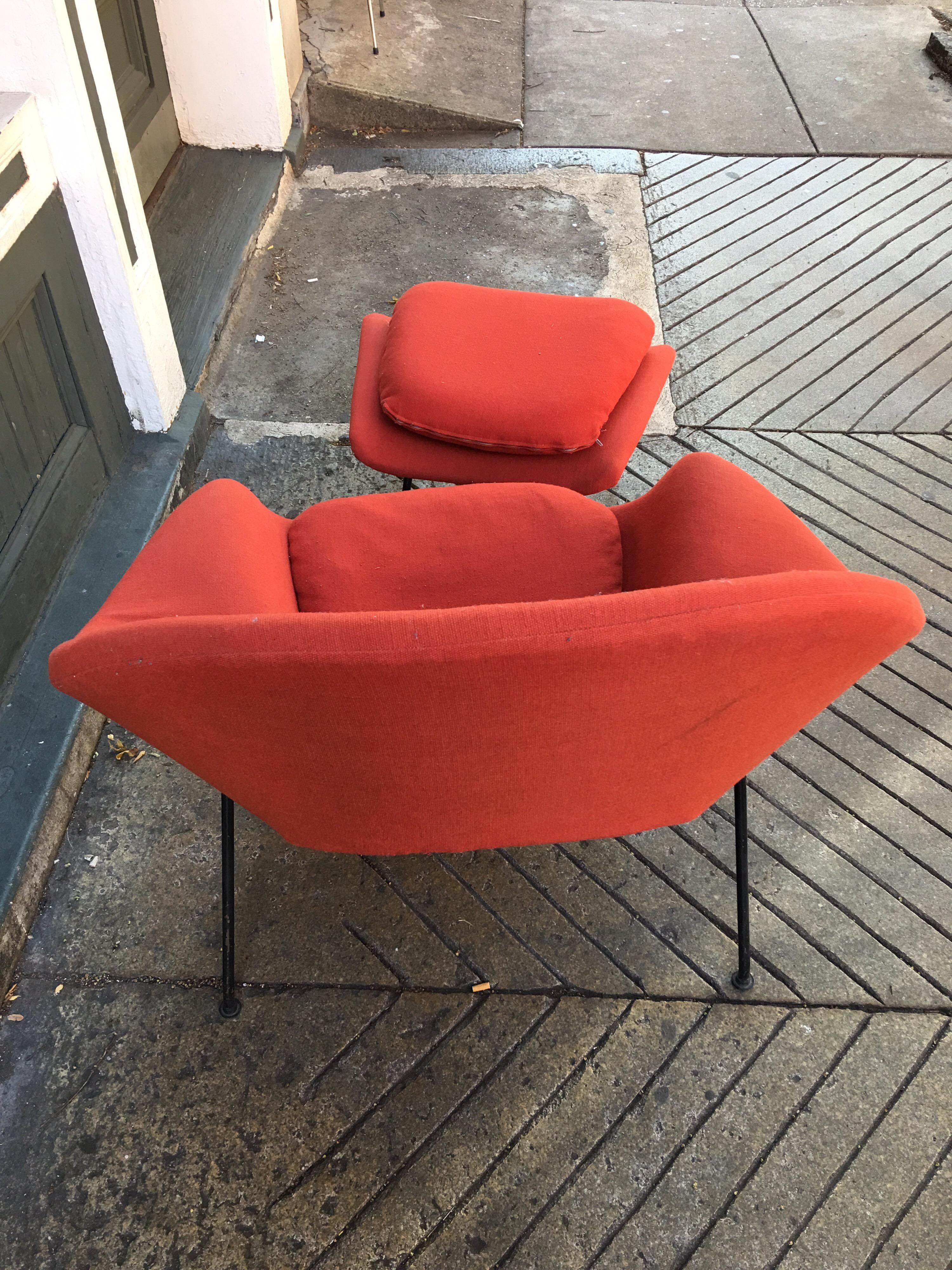 Saarinen Womb Chair and Ottoman for Knoll 1