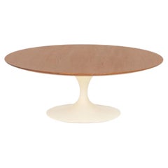 Table basse « Tulip » en chêne, Saarinen x Knoll Associates