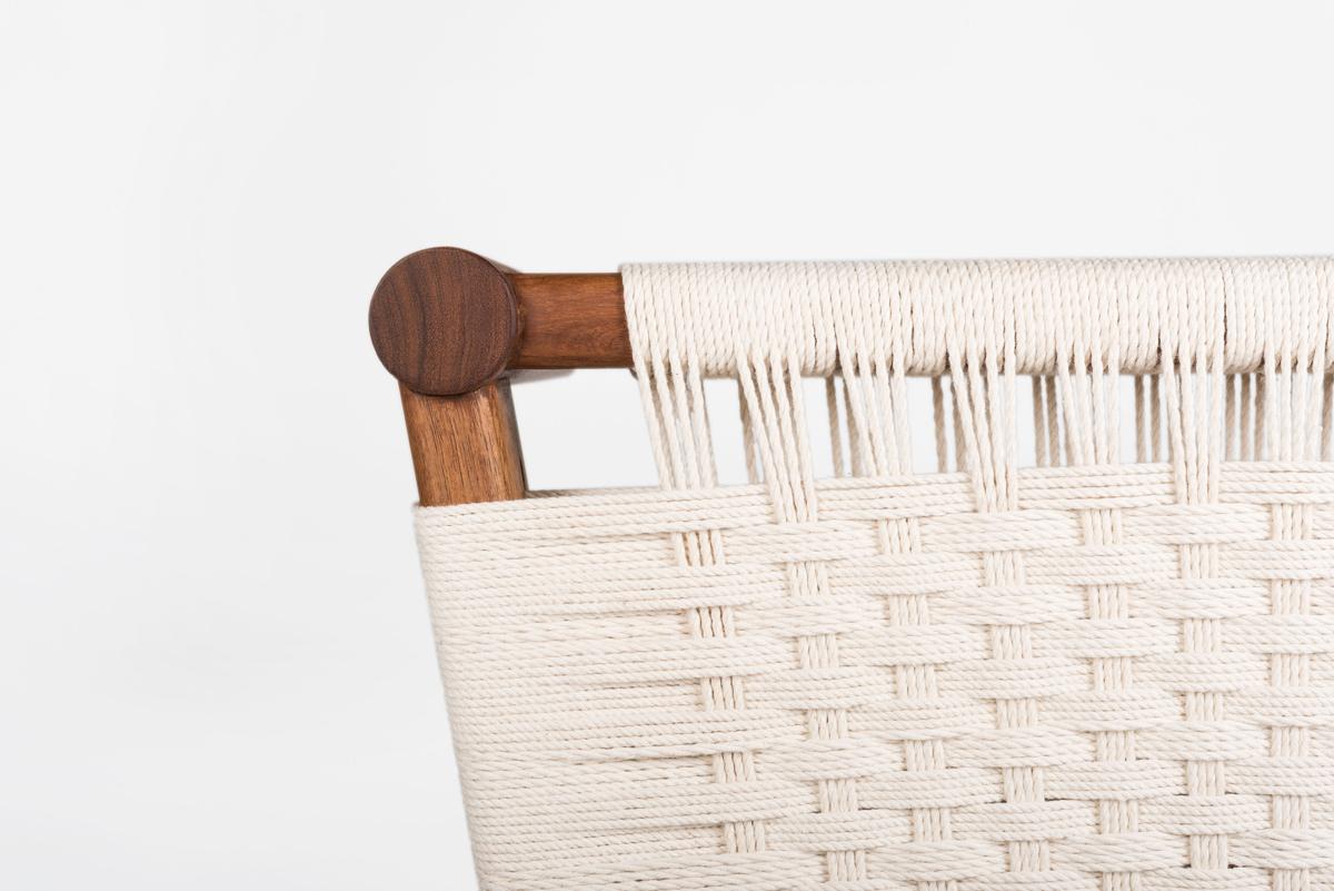 Bois de feuillus The Moderns Dining Chair with Handwoven Seat in Natural Caribbean Walnut, In Stock en vente