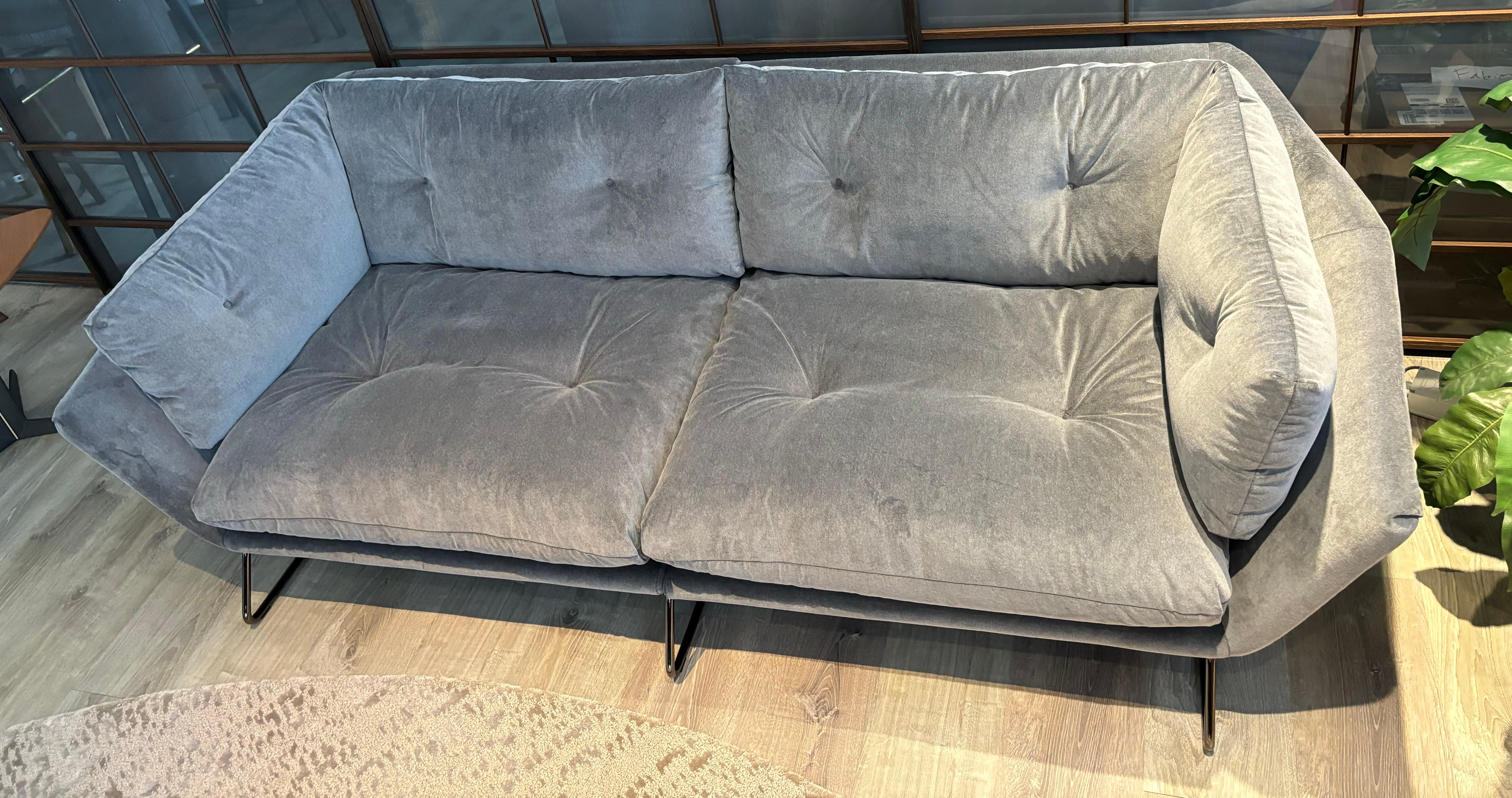 Saba Italia Nueva York Suite Moderno en venta