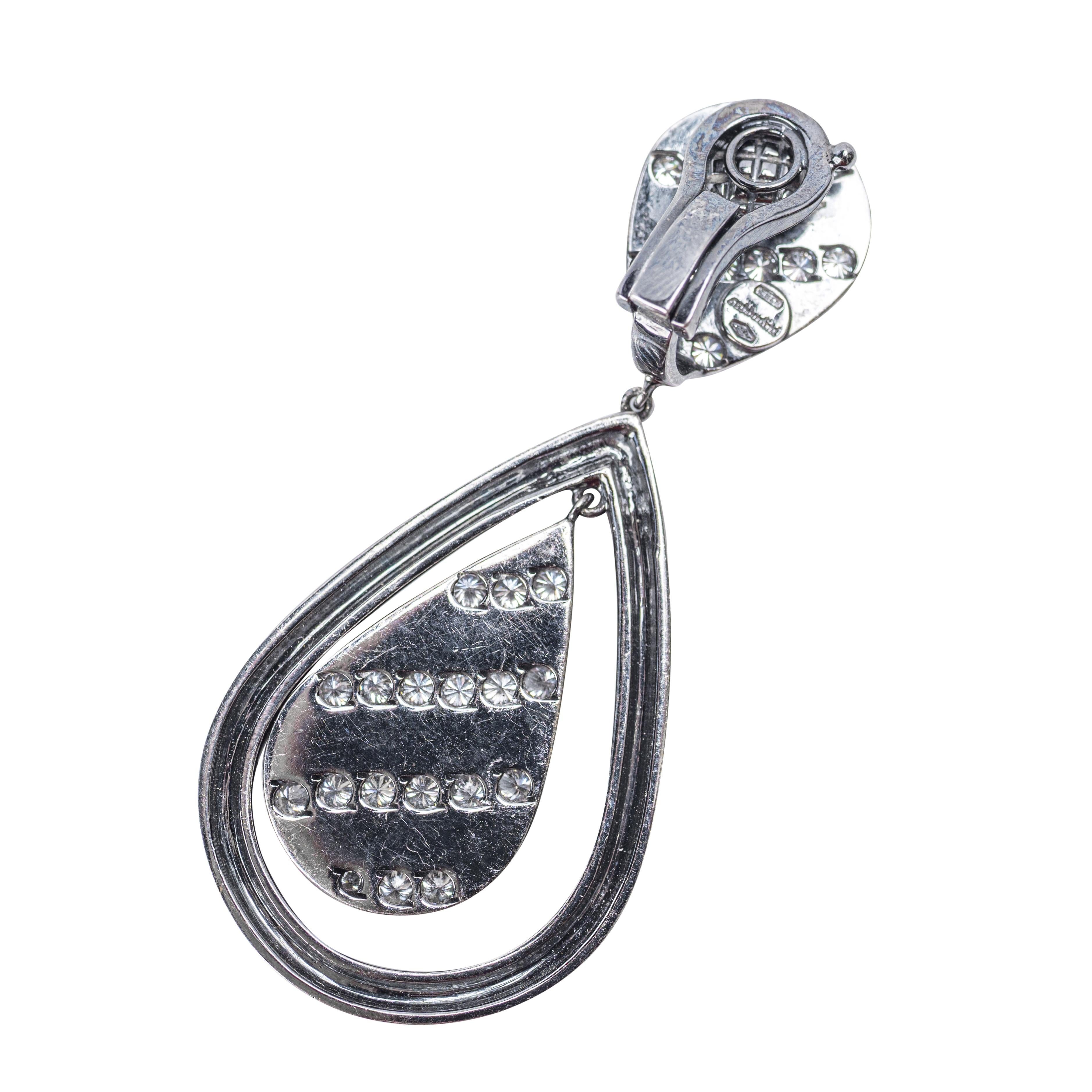 Sabbadini Boucles d'oreilles pendantes à rayures en or blanc 18 K et diamants Unisexe en vente