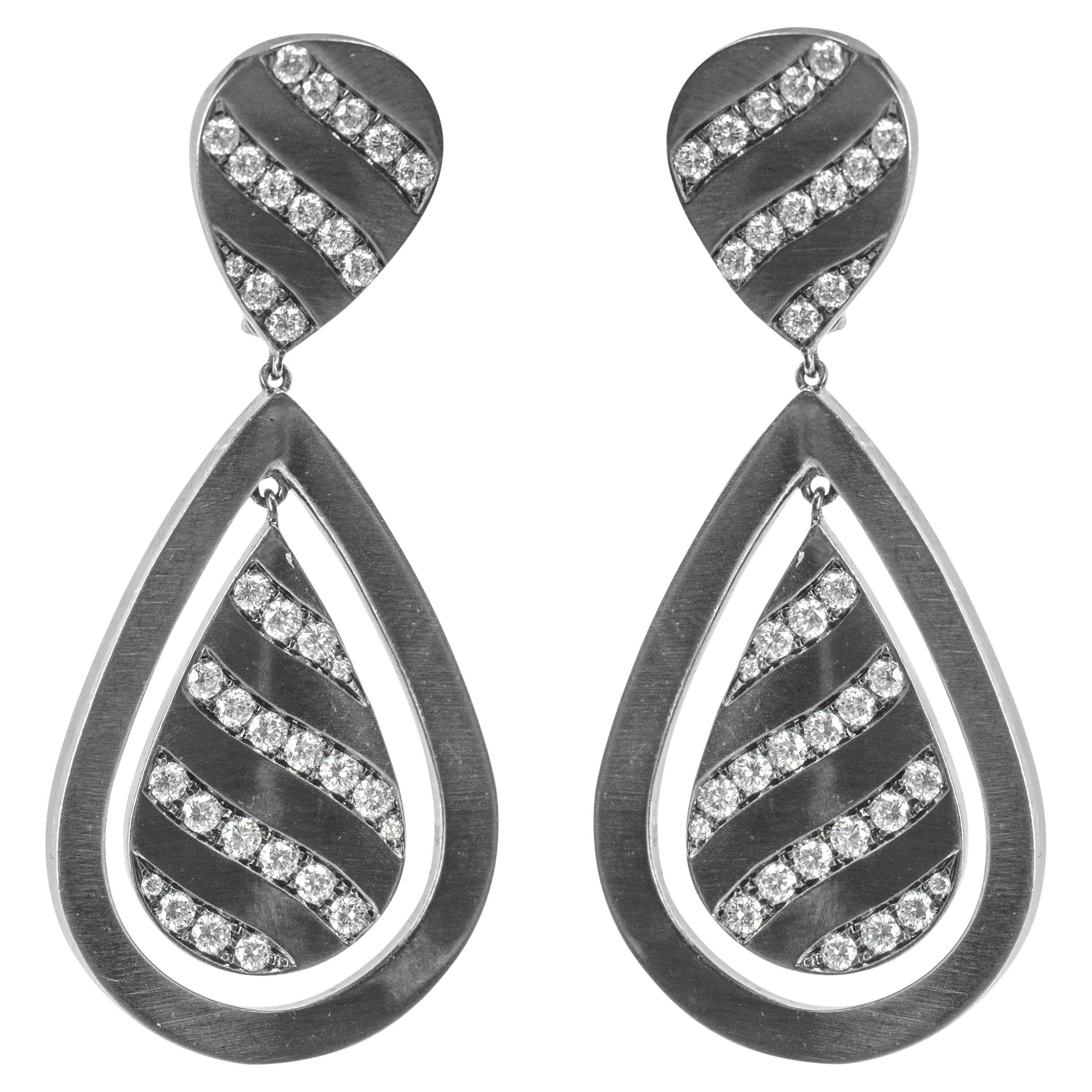 Sabbadini Boucles d'oreilles pendantes à rayures en or blanc 18 K et diamants