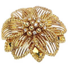 Vintage Sabbadini 18 Karat Yellow Gold and Diamonds Large Flower Brooch