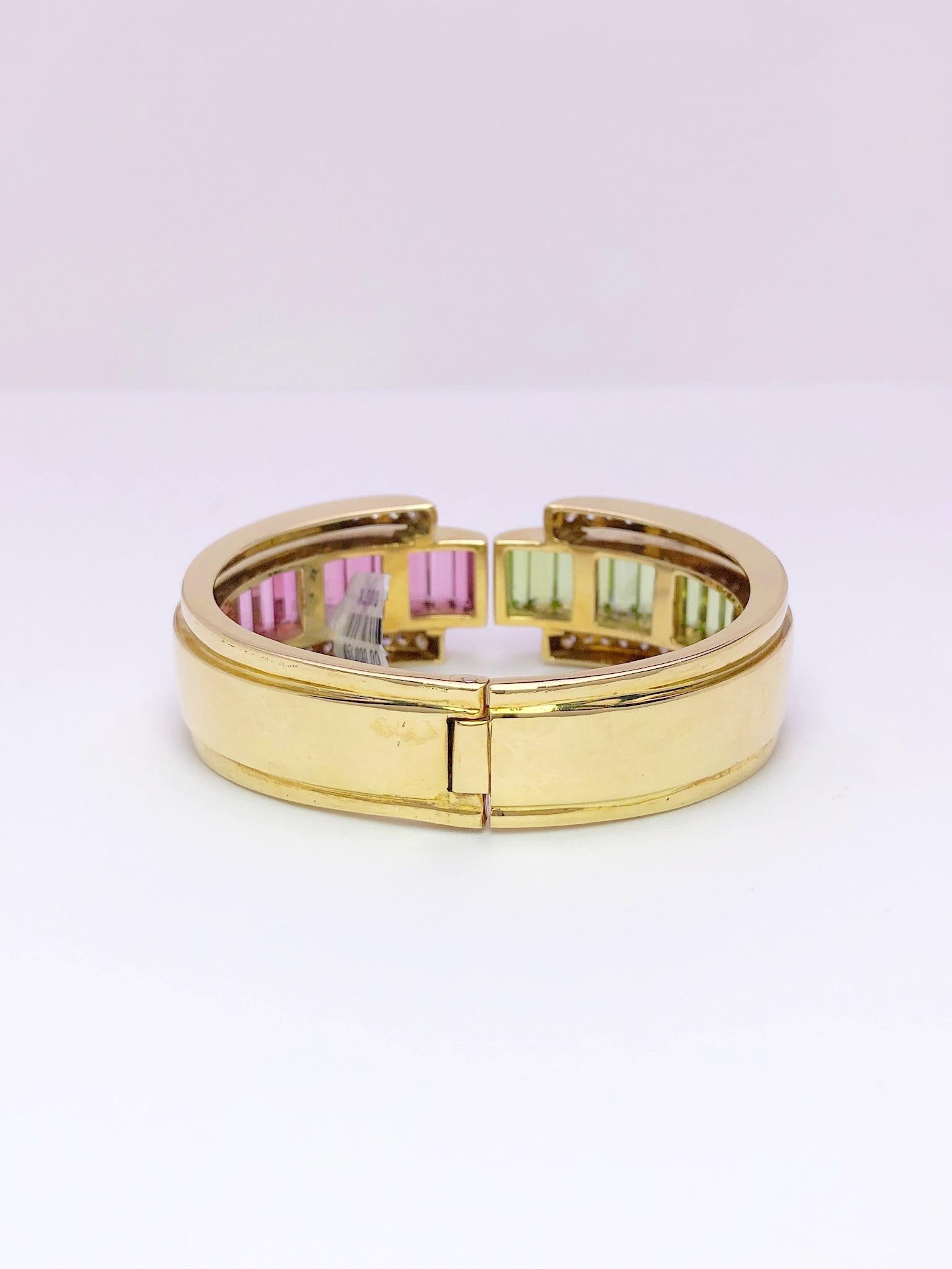 Sabbadini 18 KT YG Retro Manschettenarmband mit Diamanten, rosa und grünem Turmalin für Damen oder Herren