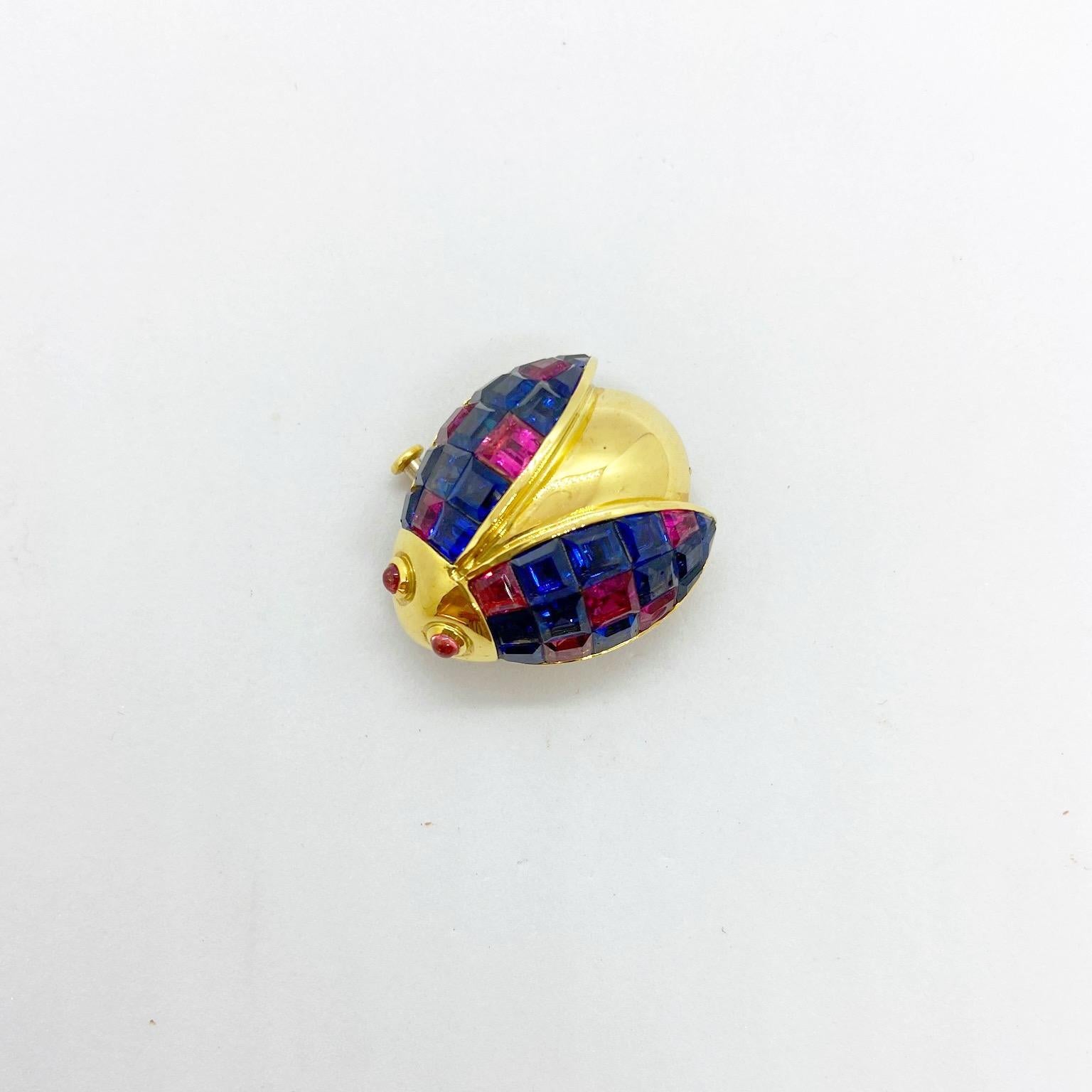 Contemporary Sabbadini 18 Karat Gold Ladybug Brooch with 8.56 Carat Blue and Pink Sapphires For Sale
