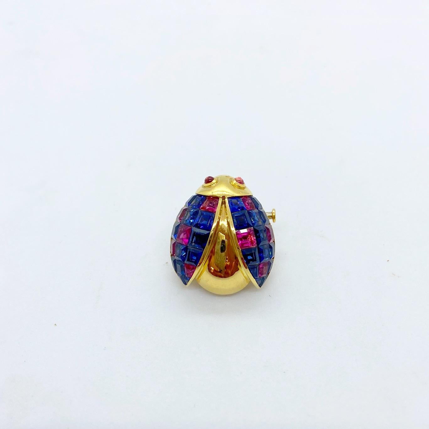 Women's or Men's Sabbadini 18 Karat Gold Ladybug Brooch with 8.56 Carat Blue and Pink Sapphires For Sale