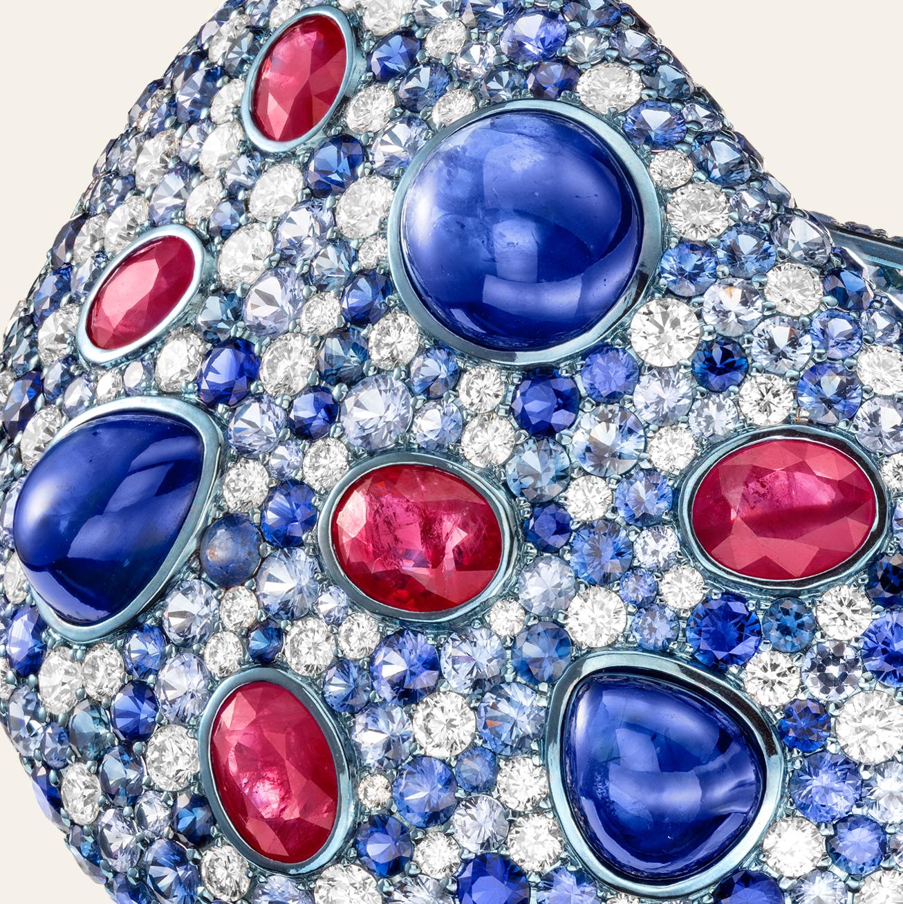 Sabbadini 51 Karat Blauer Saphir Titan-Armband mit Rubinen und Diamanten im Zustand „Neu“ im Angebot in Milan, IT