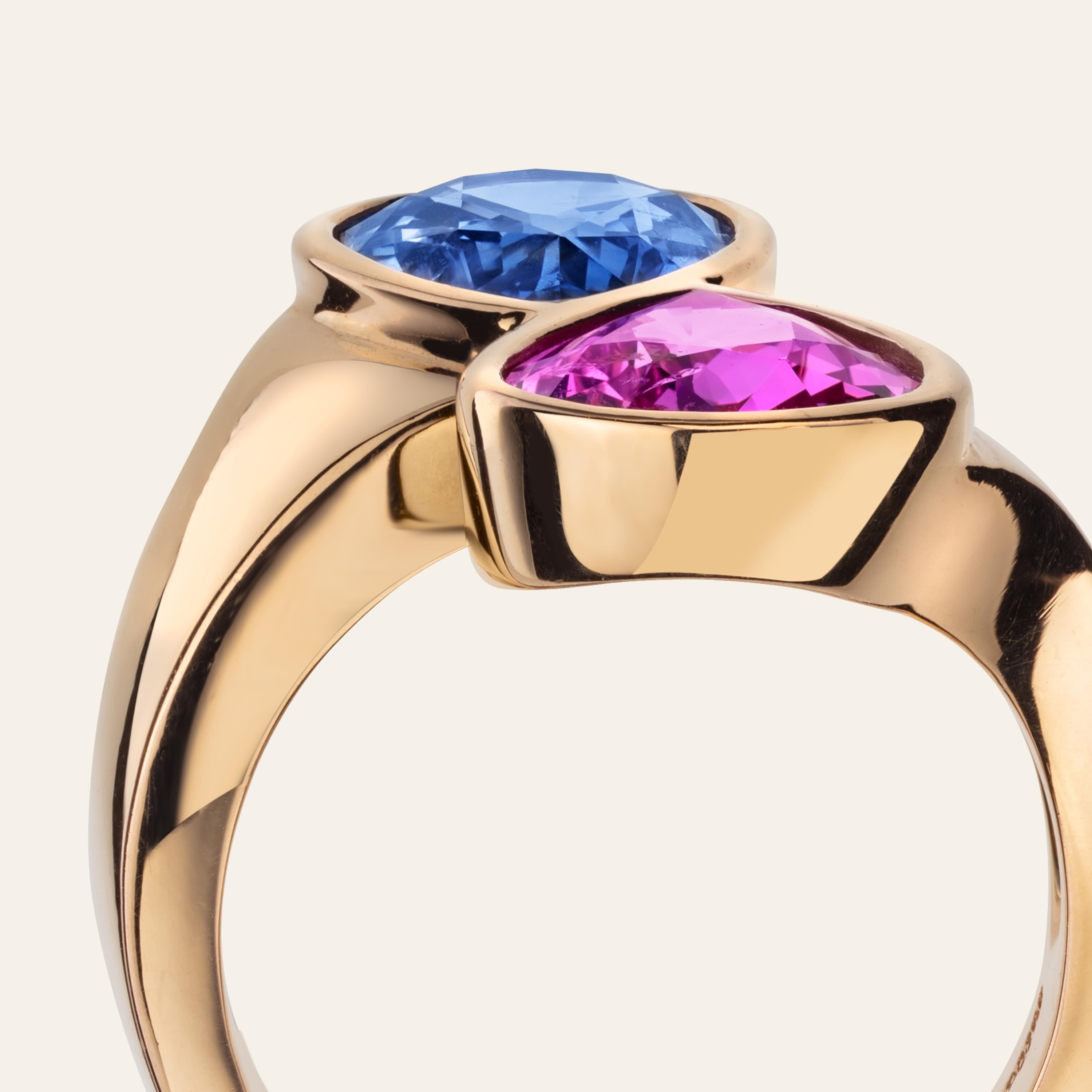 Pear Cut Sabbadini Blue and Pink Sapphire Gold Ring For Sale